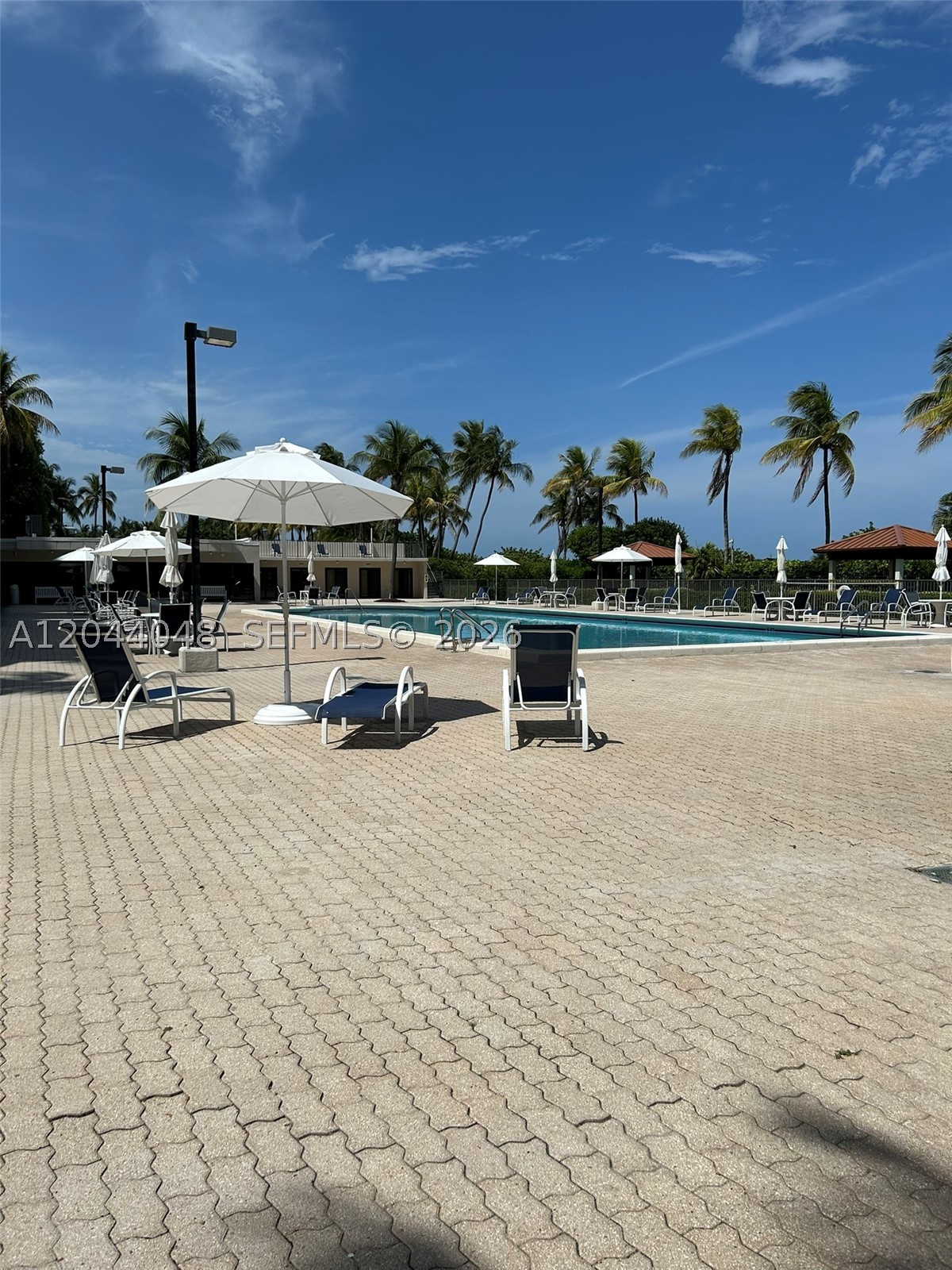 2625 Collins Ave #1805 Miami Beach, FL 33140
