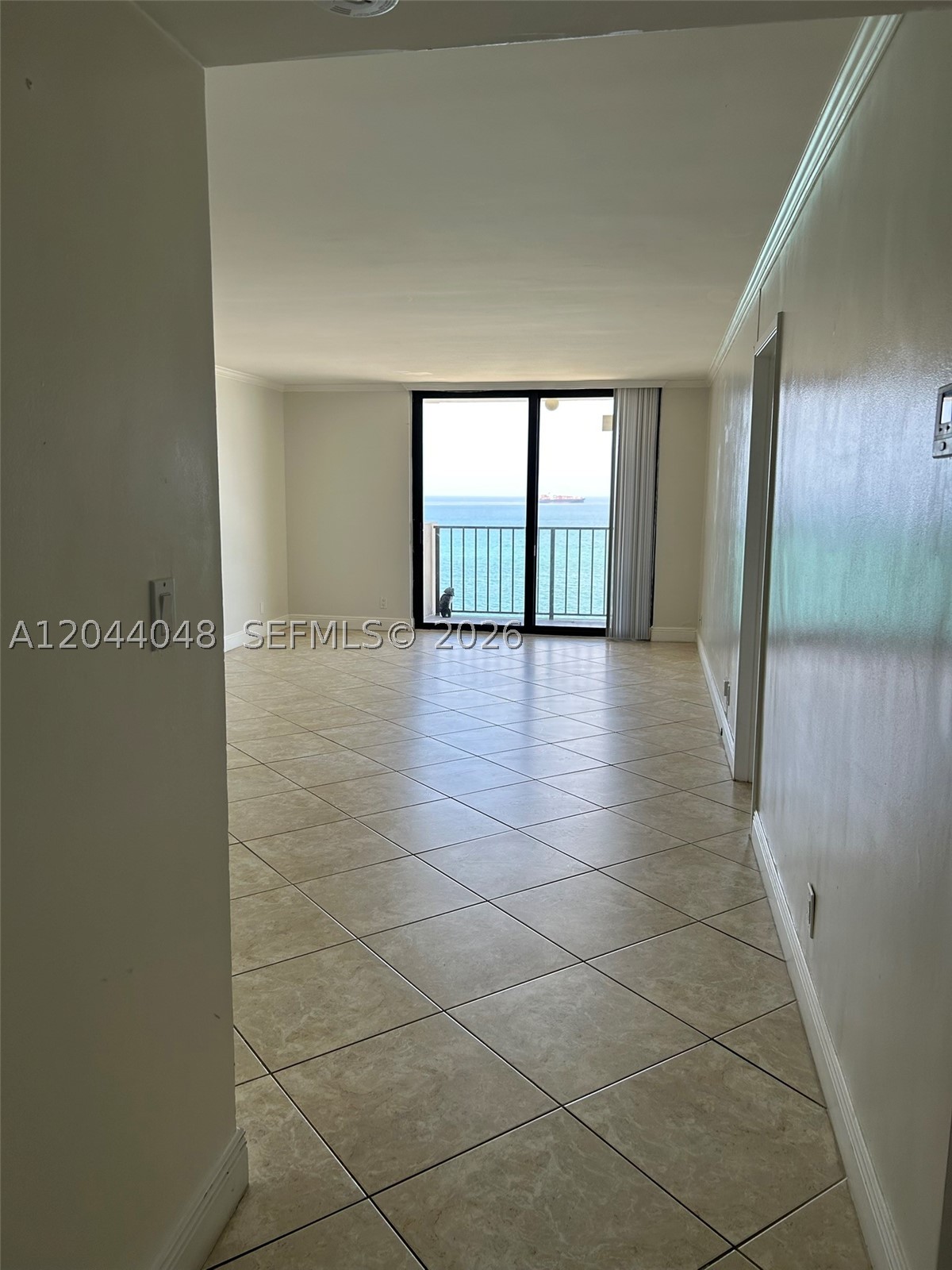 2625 Collins Ave #1805 Miami Beach, FL 33140