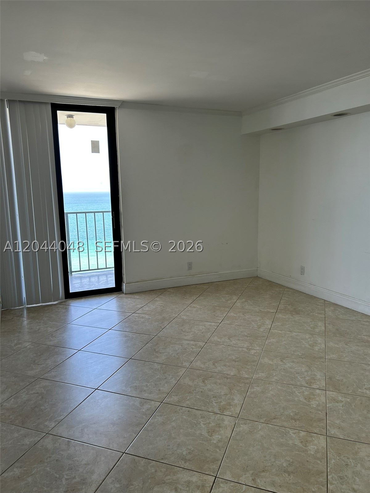 2625 Collins Ave #1805 Miami Beach, FL 33140