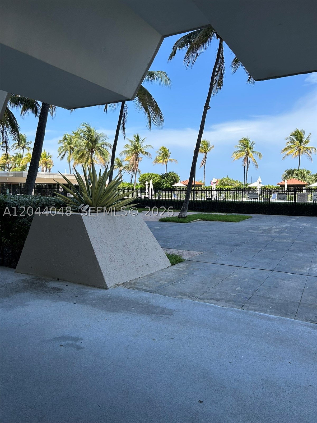 2625 Collins Ave #1805 Miami Beach, FL 33140