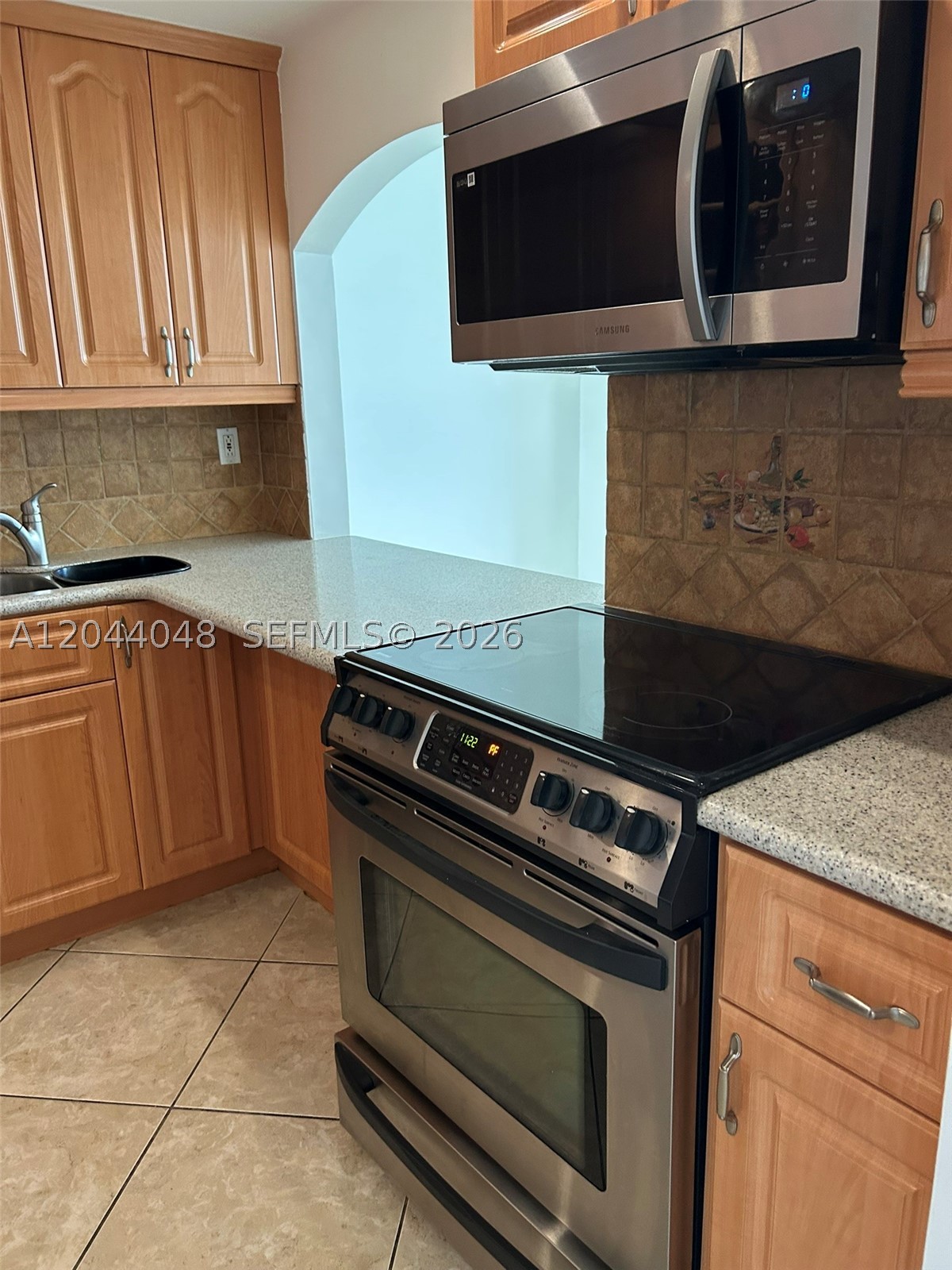 2625 Collins Ave #1805 Miami Beach, FL 33140