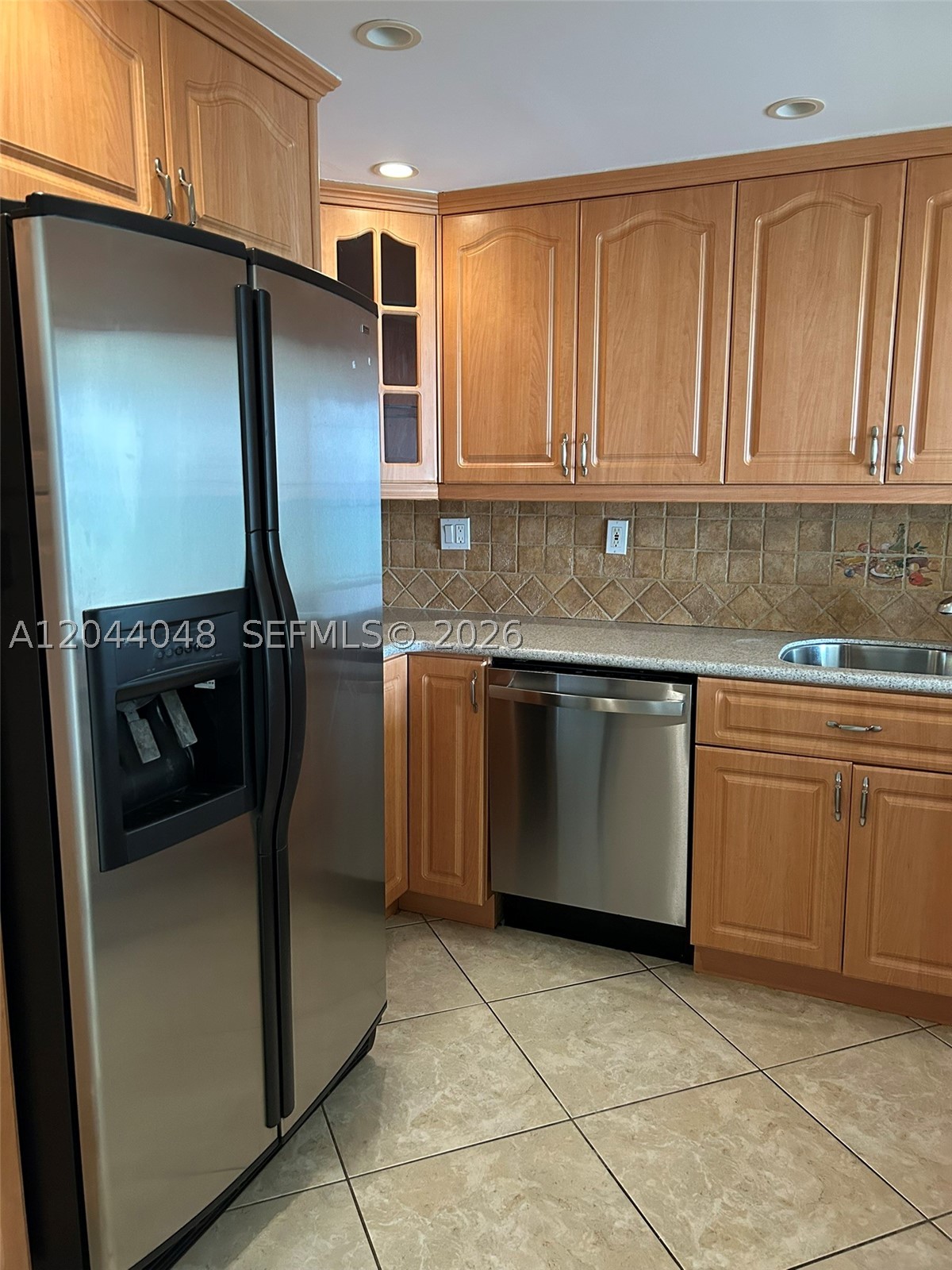 2625 Collins Ave #1805 Miami Beach, FL 33140