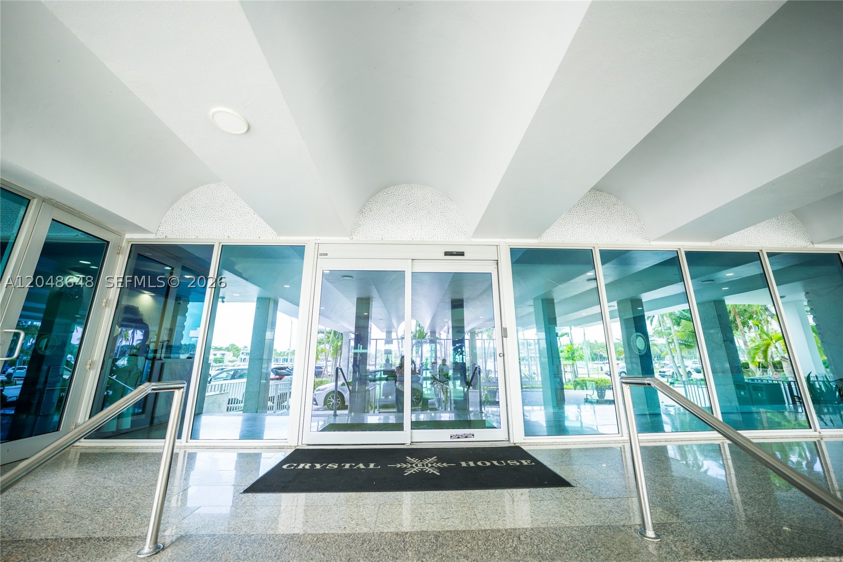 5055 Collins Ave #14H