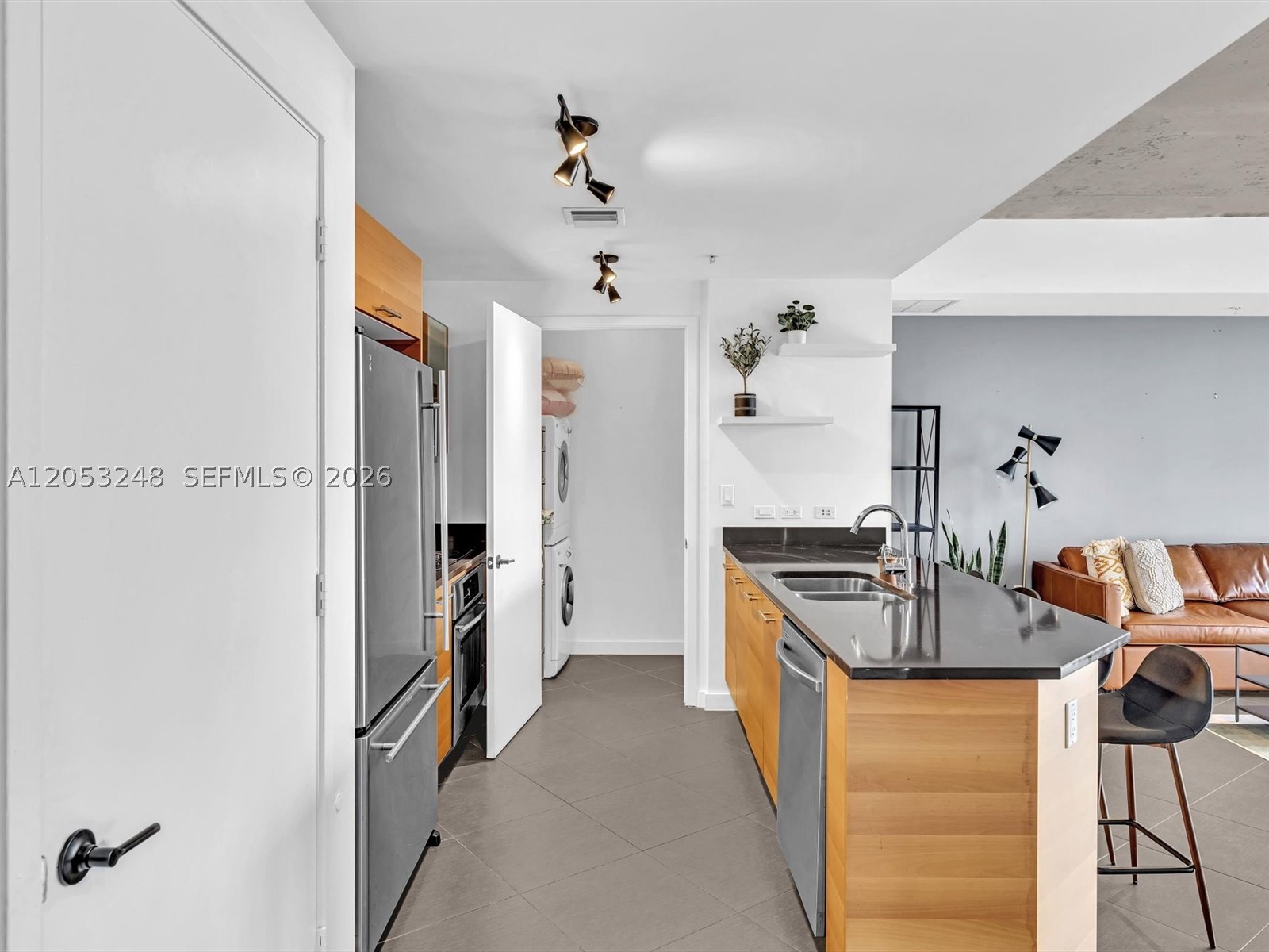 image 4 Midtown9