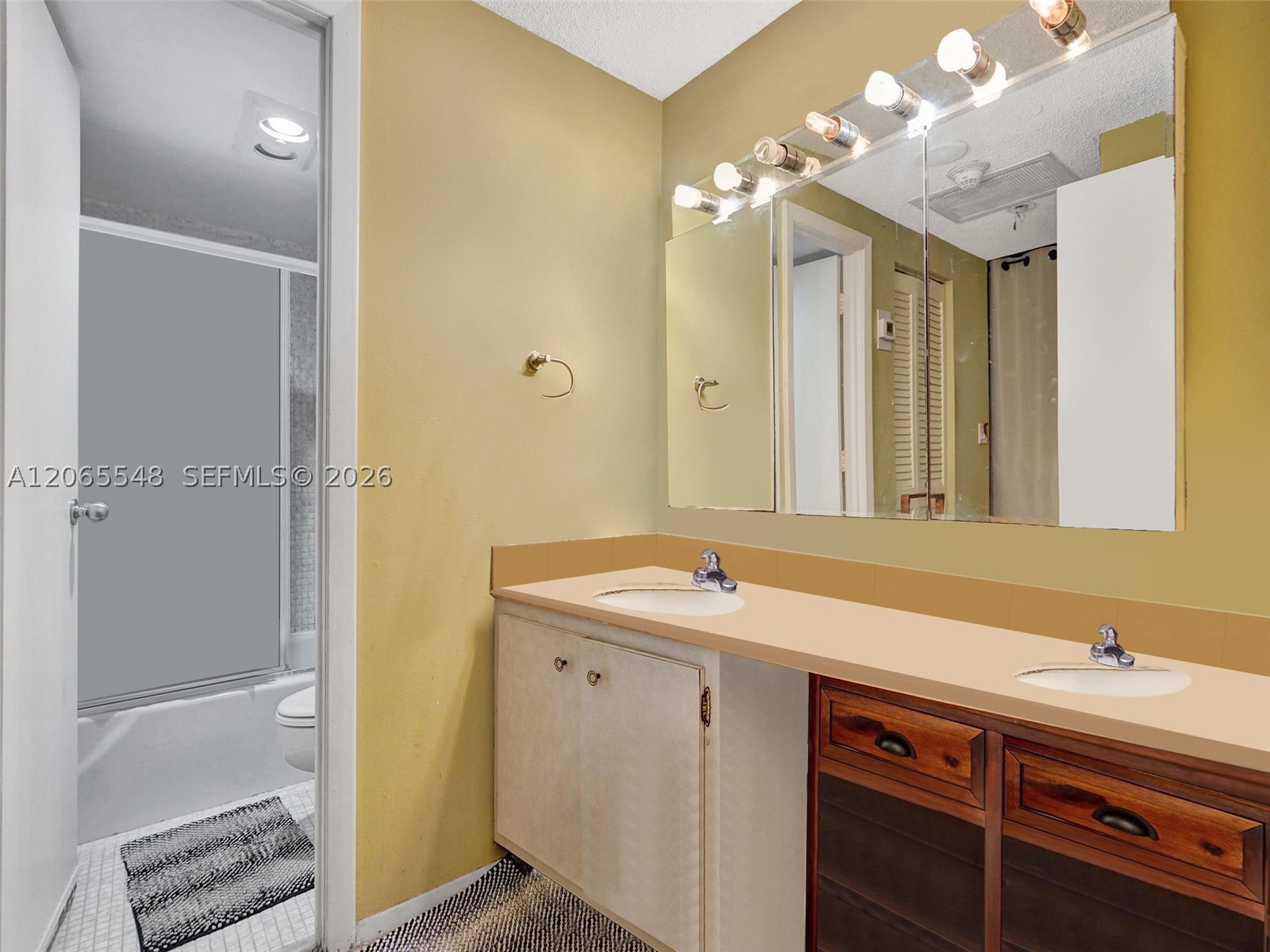 image Arlen House Condo7