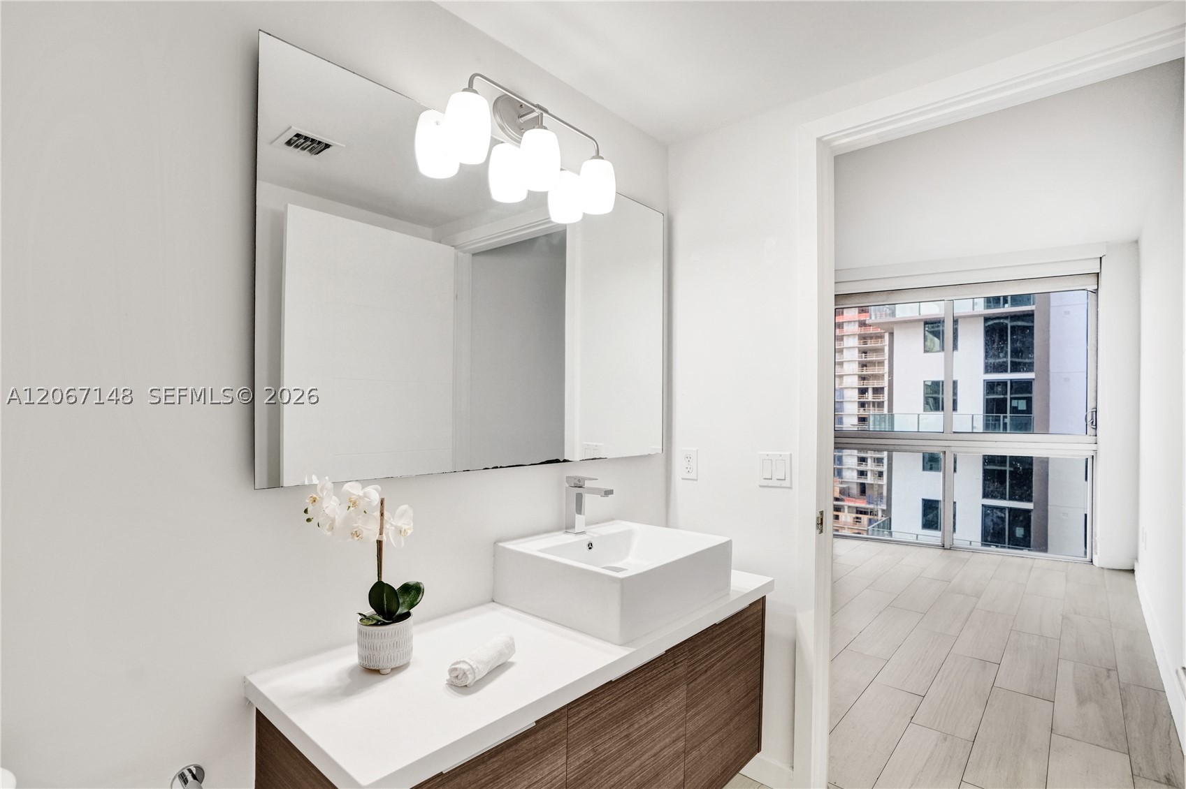 image Brickell Ten13