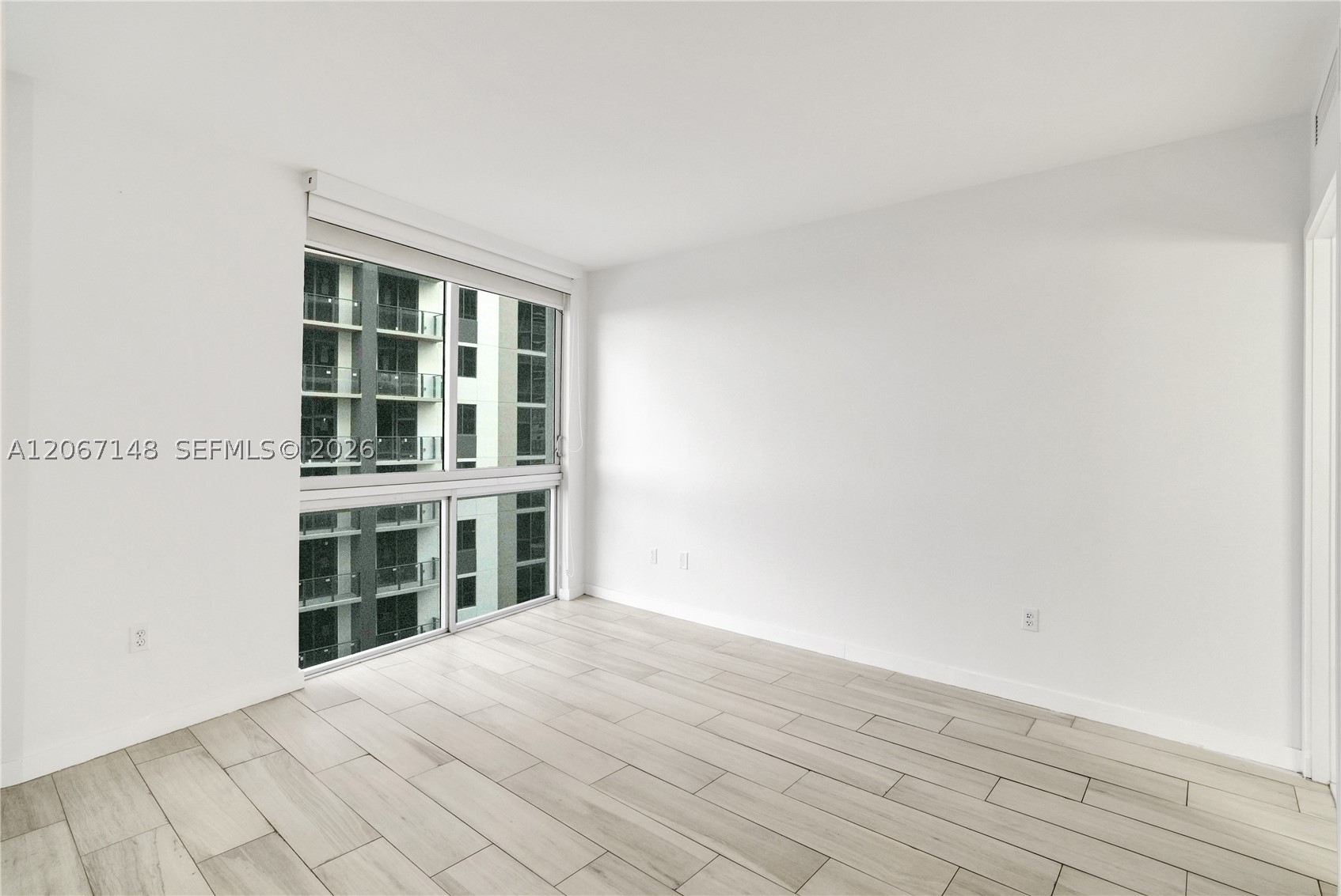 image Brickell Ten14