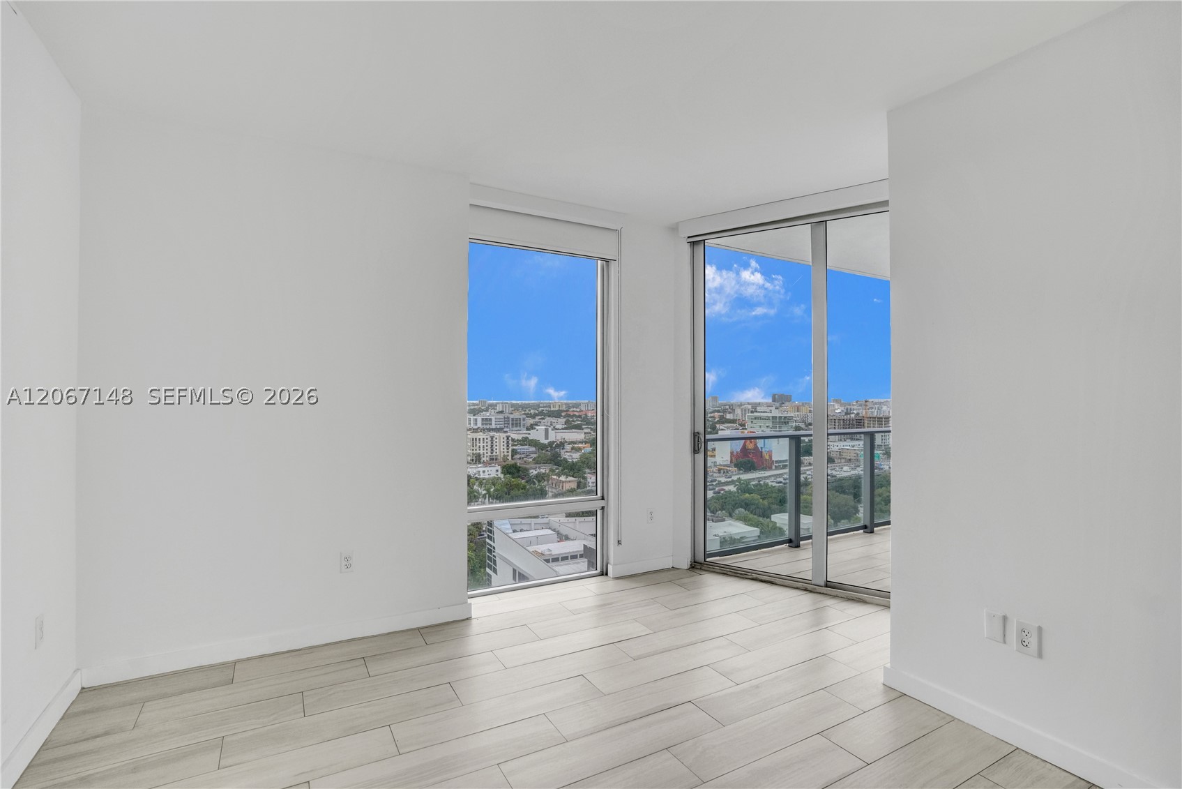 image Brickell Ten16