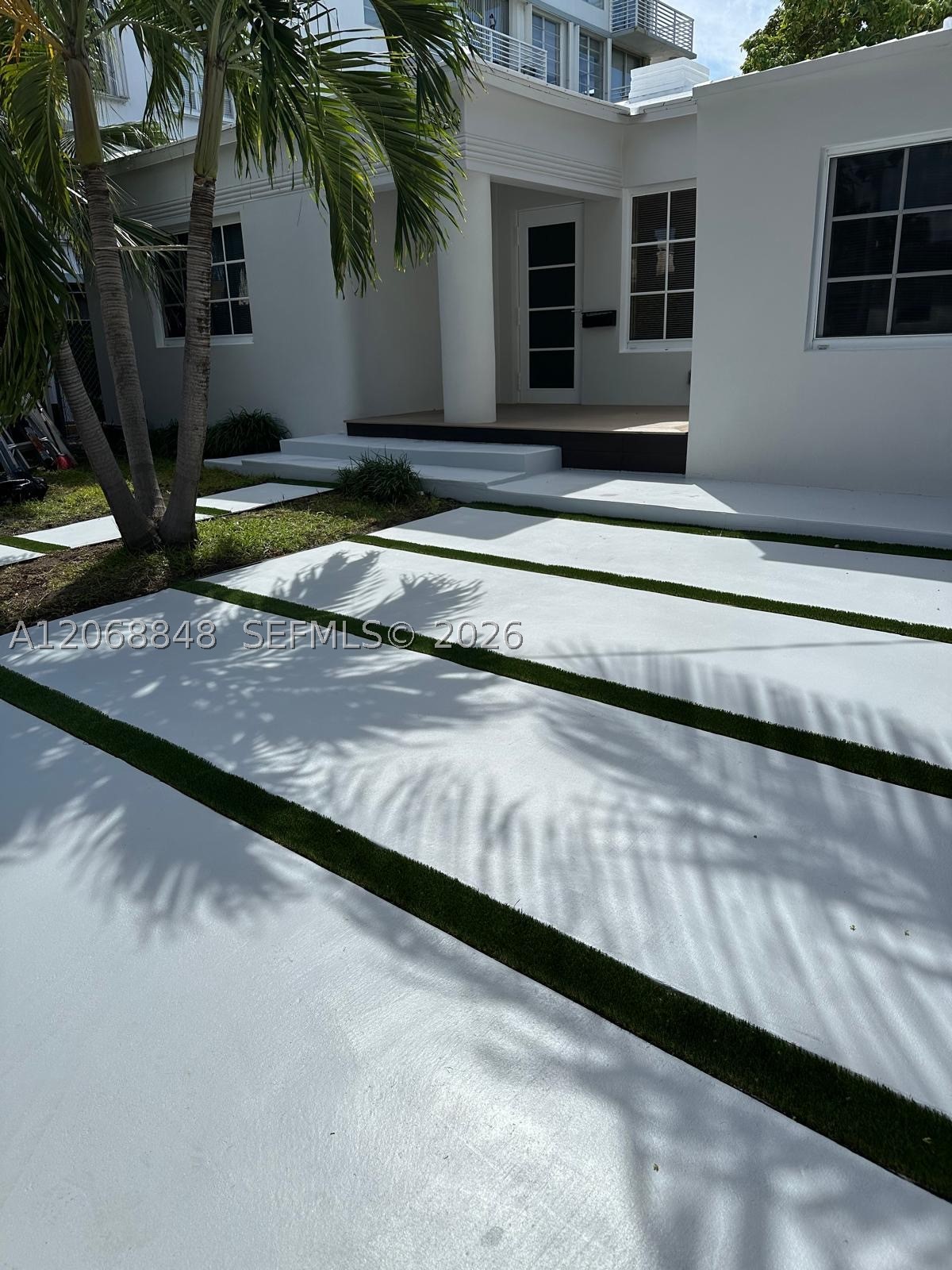 7820 Carlyle Ave Miami Beach, FL 33141