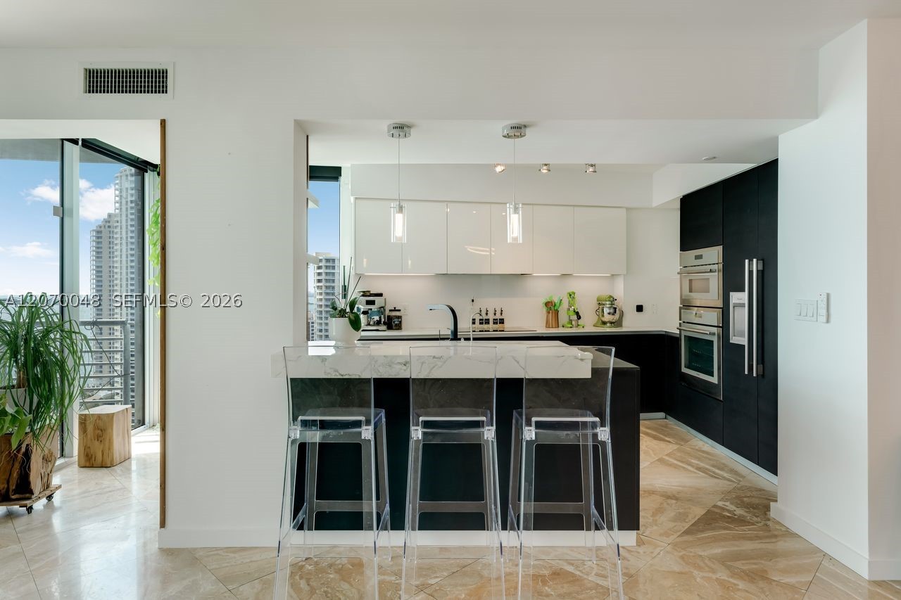 335 S Biscayne Blvd #2609 Miami, FL 33131