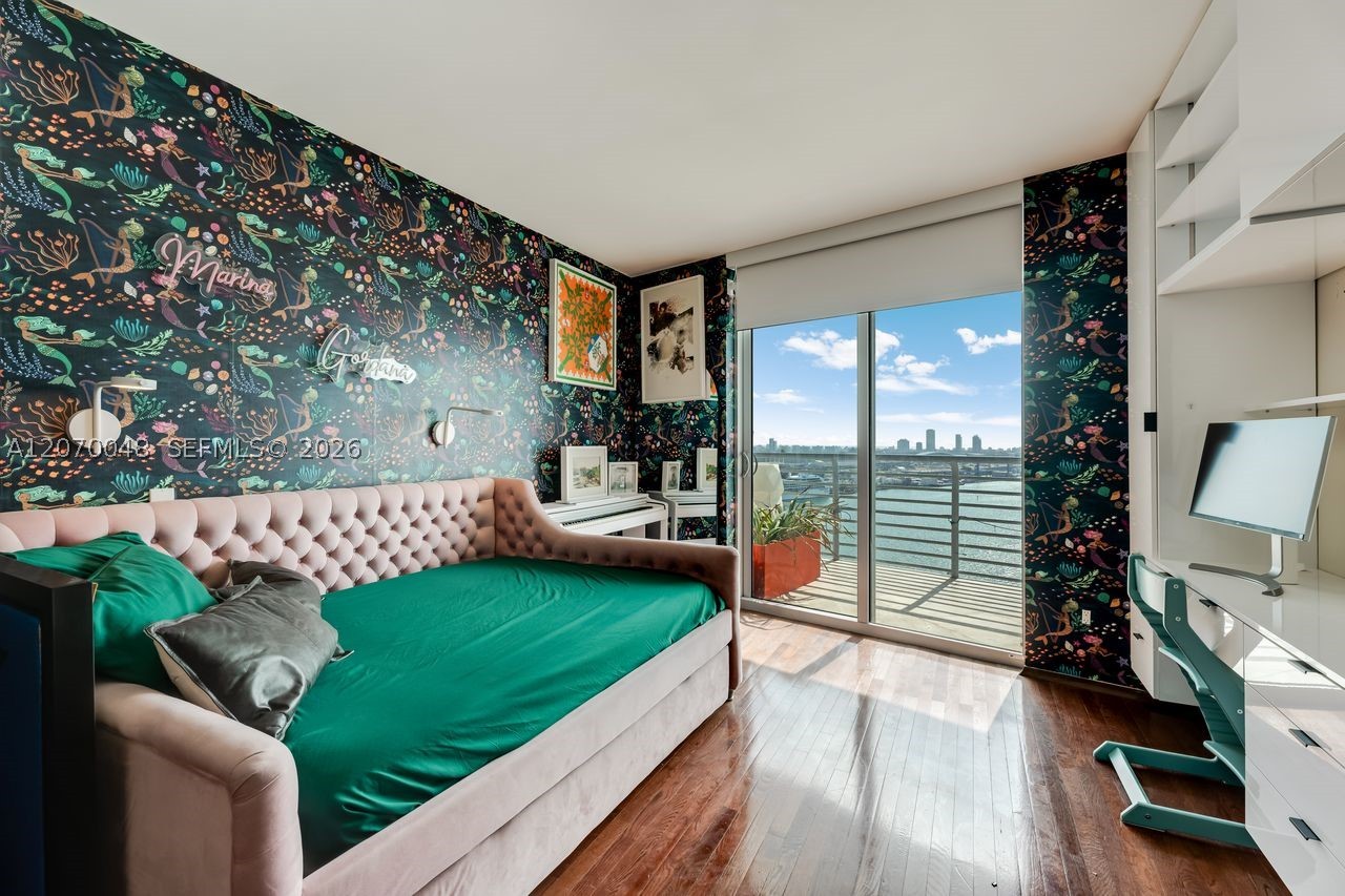 335 S Biscayne Blvd #2609 Miami, FL 33131