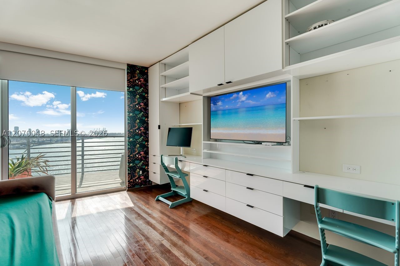 335 S Biscayne Blvd #2609 Miami, FL 33131
