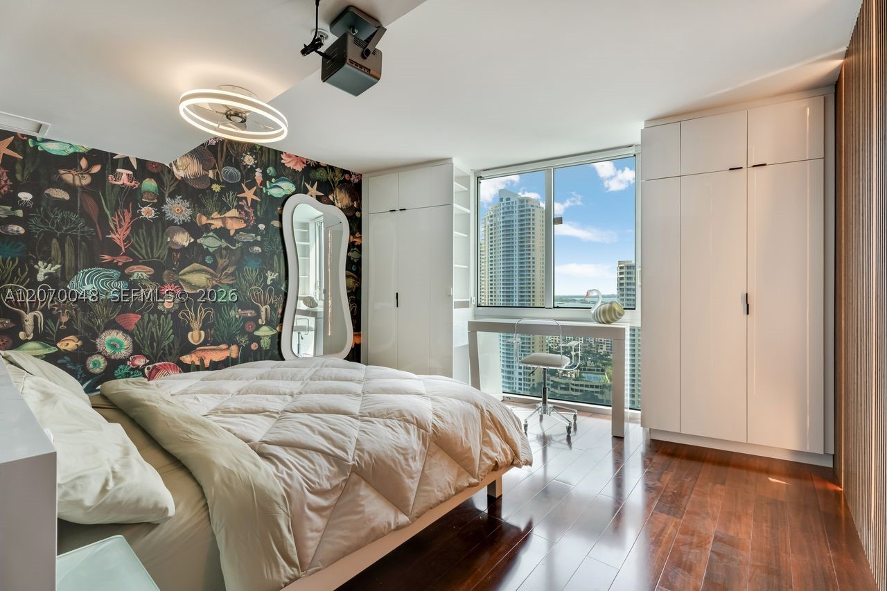 335 S Biscayne Blvd #2609 Miami, FL 33131