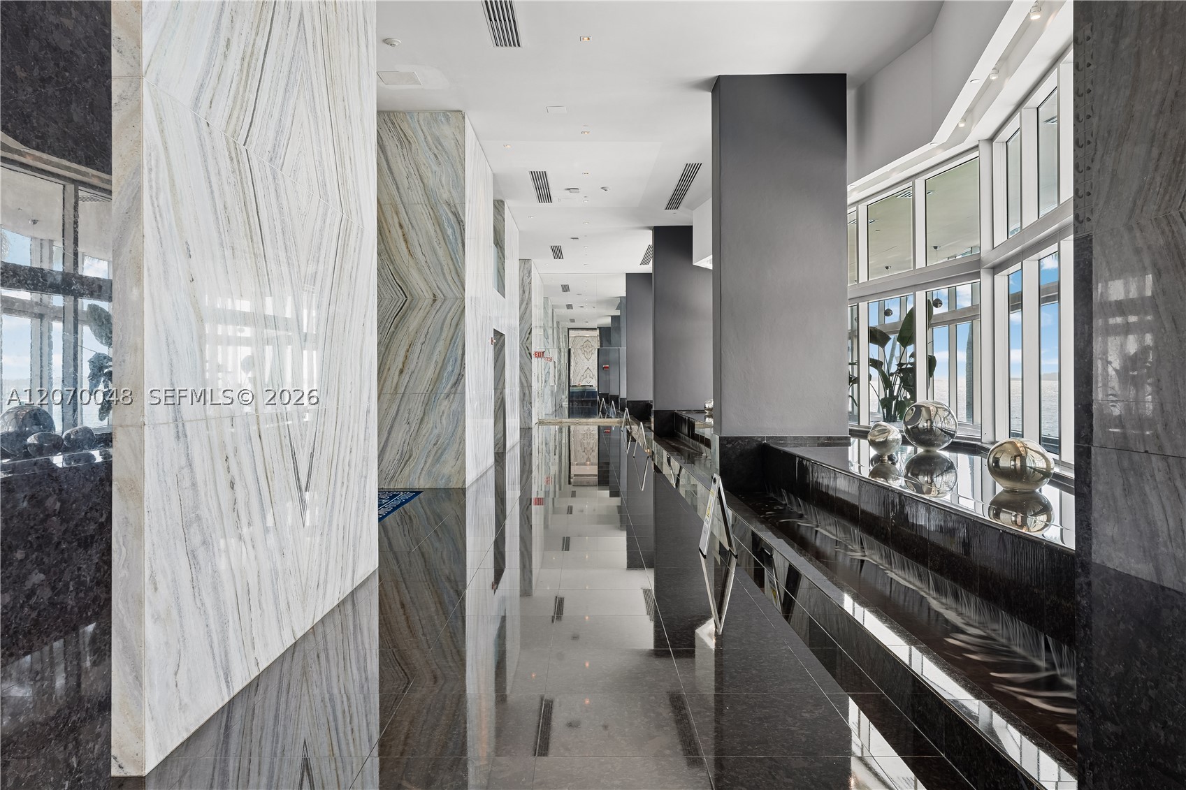 335 S Biscayne Blvd #2609 Miami, FL 33131