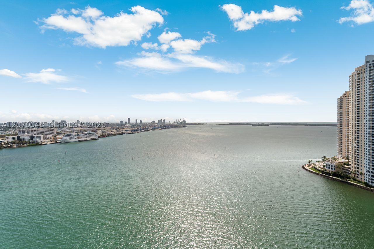 335 S Biscayne Blvd #2609 Miami, FL 33131