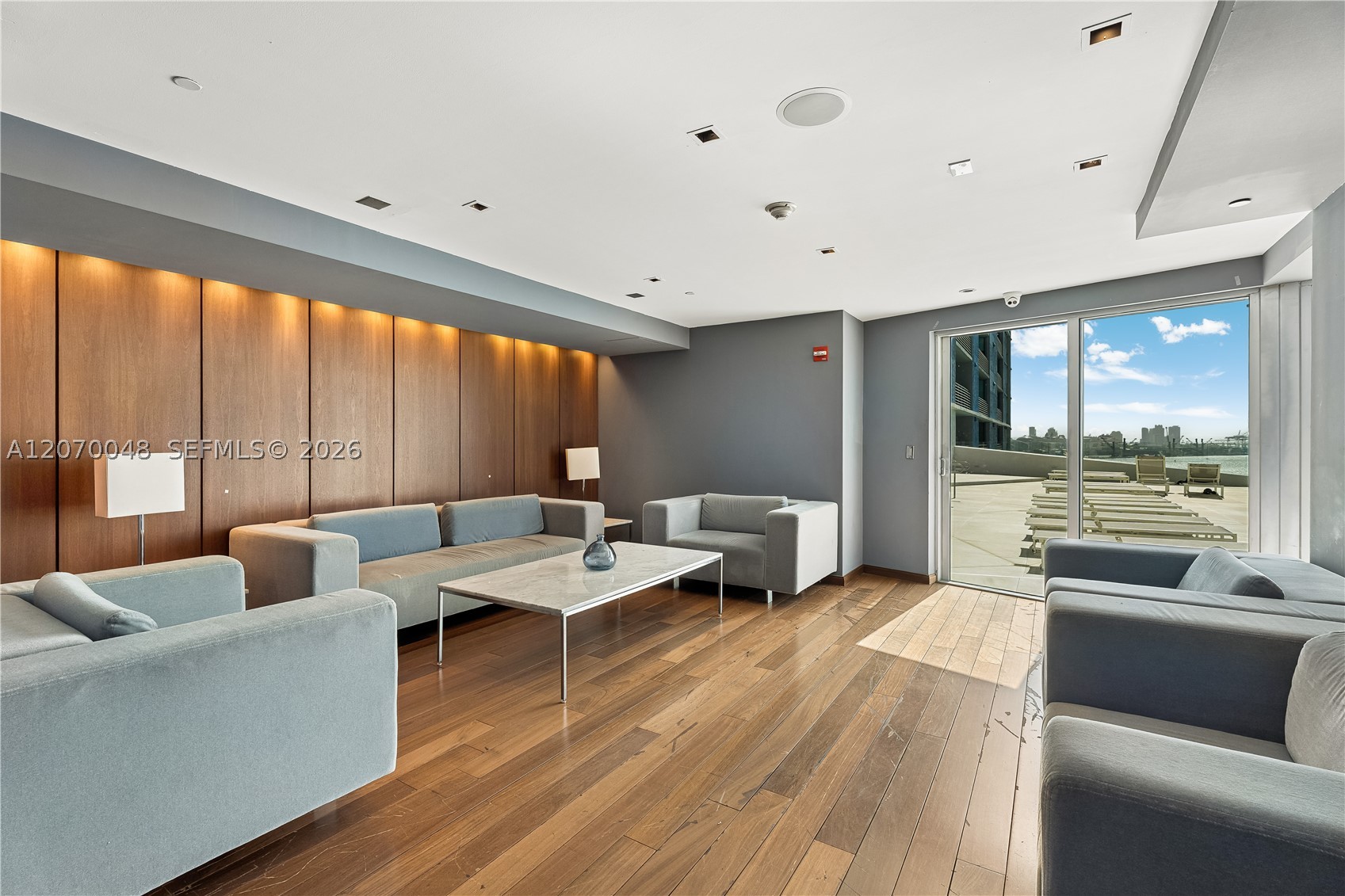 335 S Biscayne Blvd #2609 Miami, FL 33131