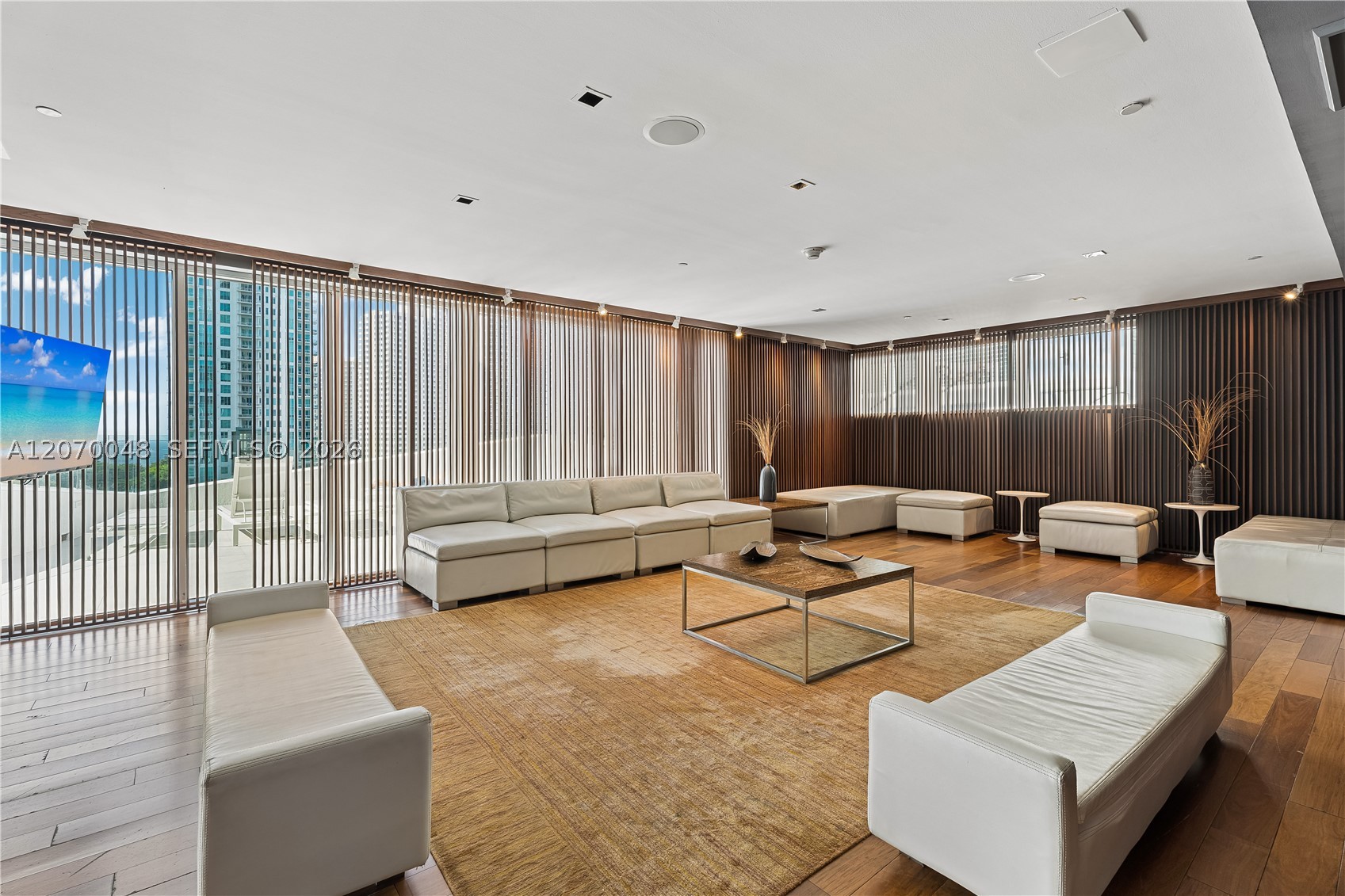 335 S Biscayne Blvd #2609 Miami, FL 33131