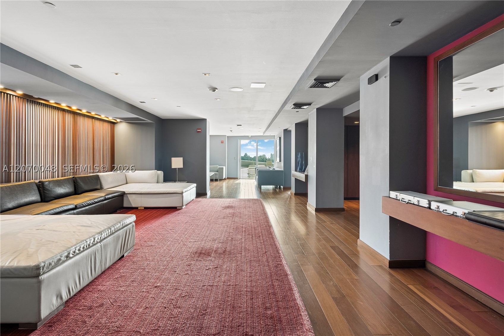 335 S Biscayne Blvd #2609 Miami, FL 33131