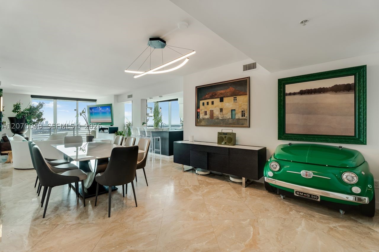 335 S Biscayne Blvd #2609 Miami, FL 33131