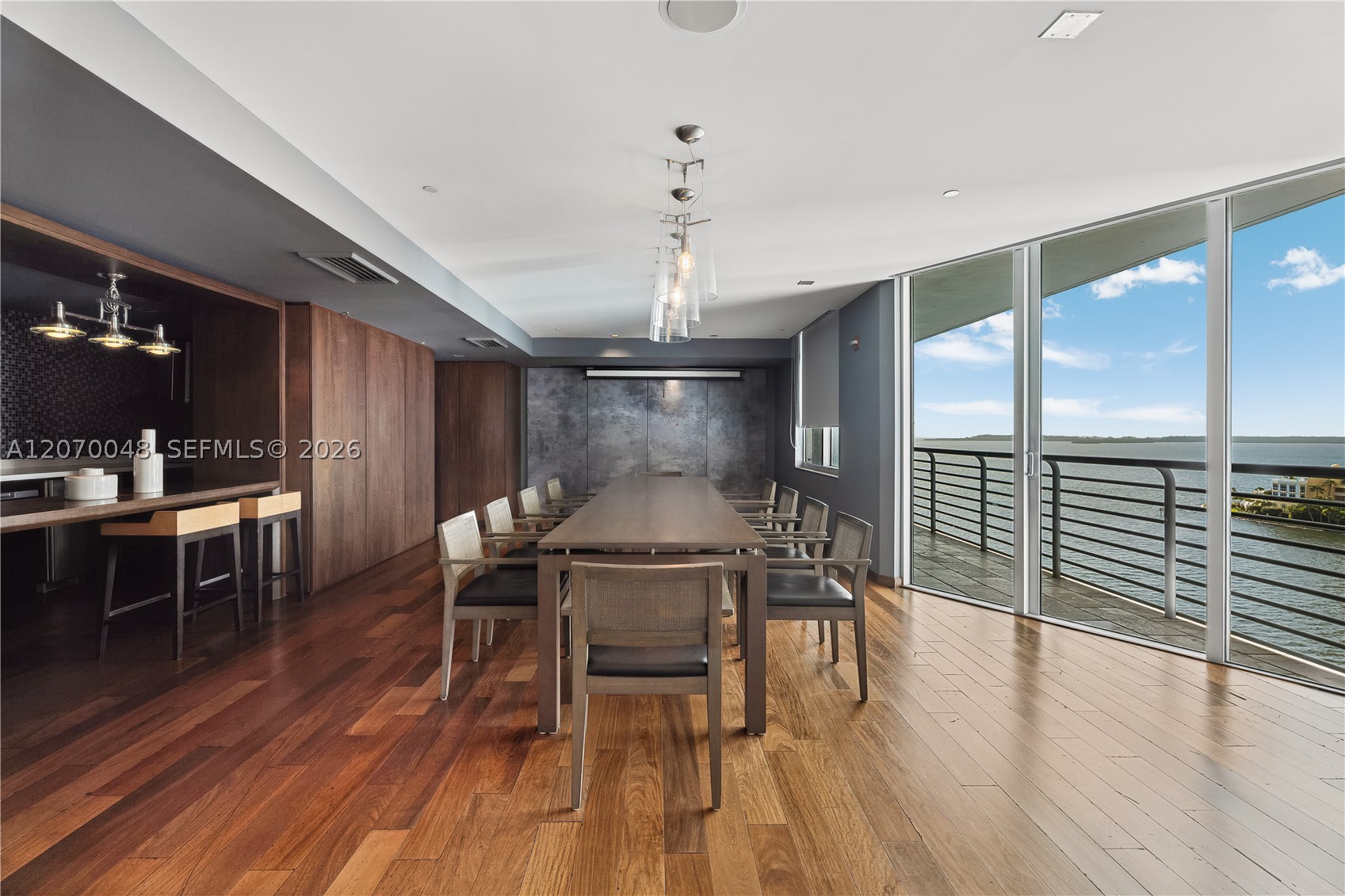 335 S Biscayne Blvd #2609 Miami, FL 33131