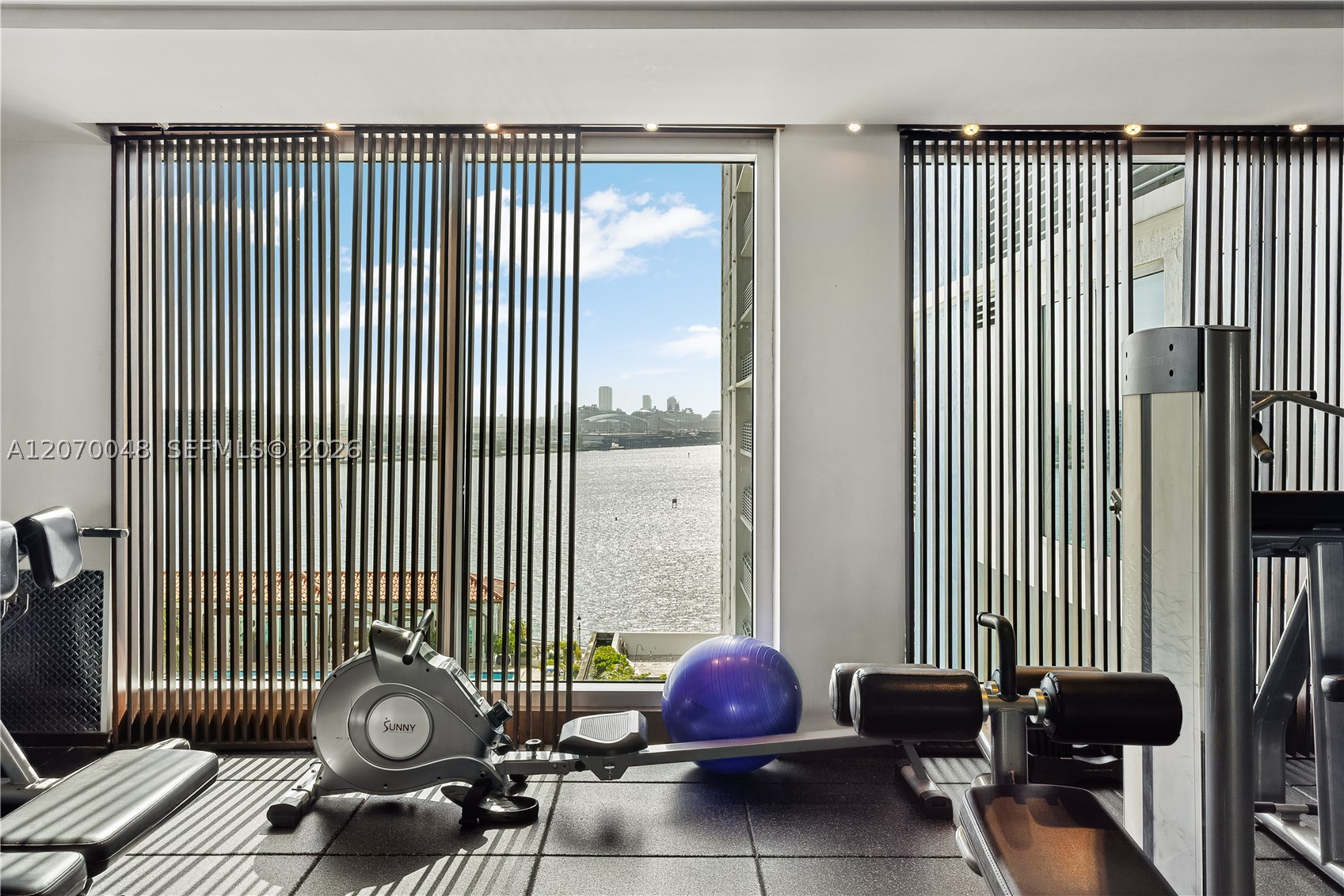 335 S Biscayne Blvd #2609 Miami, FL 33131