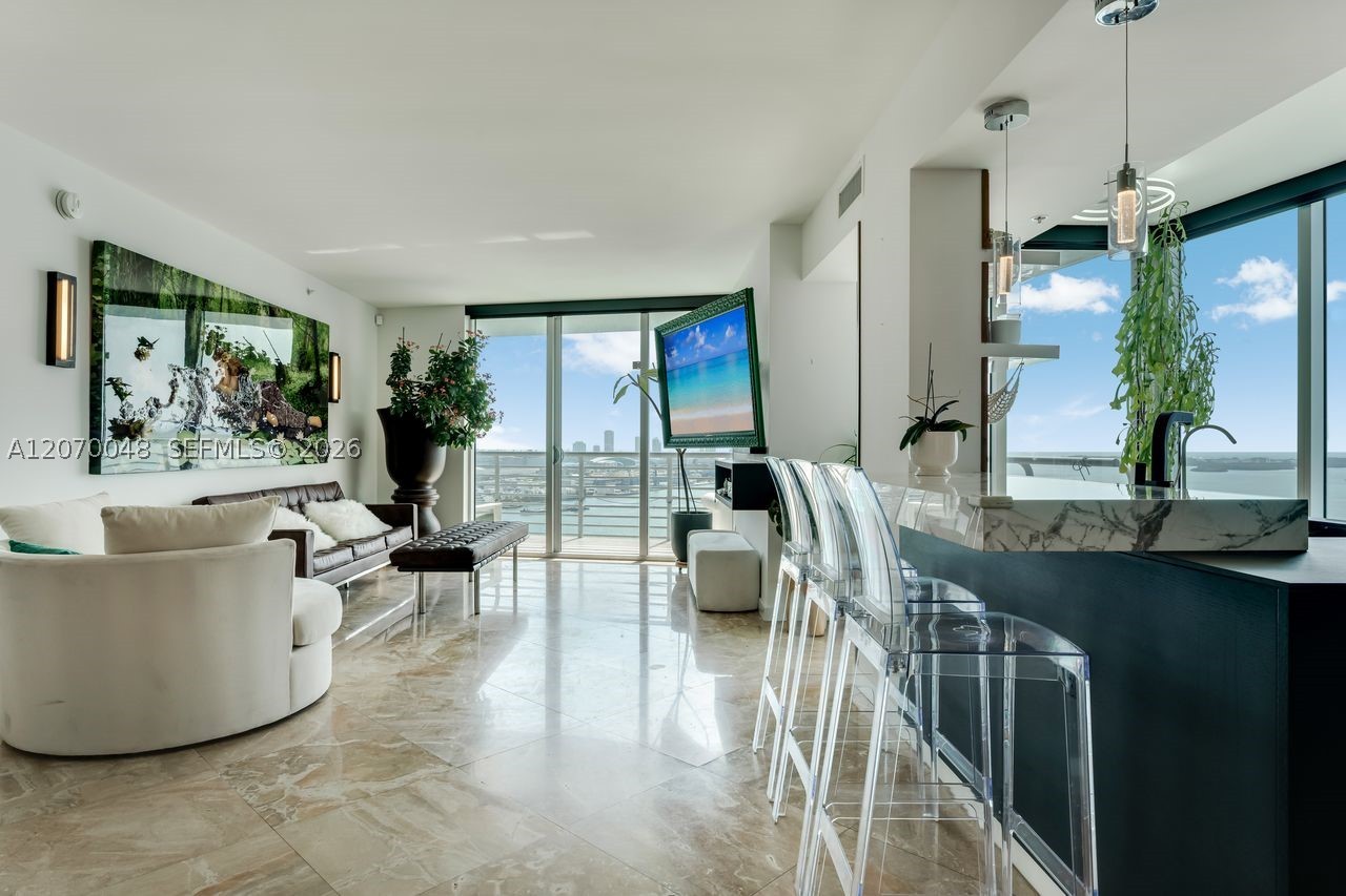 335 S Biscayne Blvd #2609 Miami, FL 33131