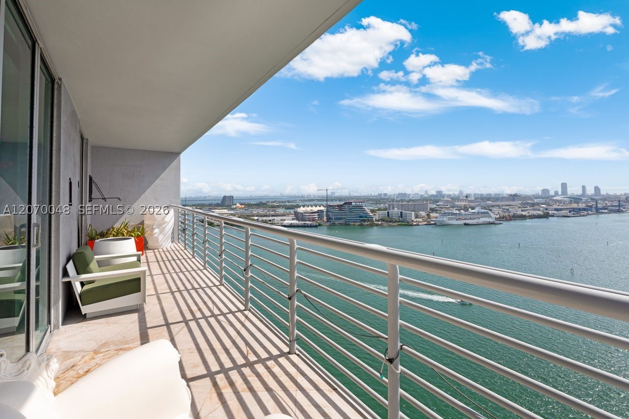 335 S Biscayne Blvd #2609 Miami, FL 33131
