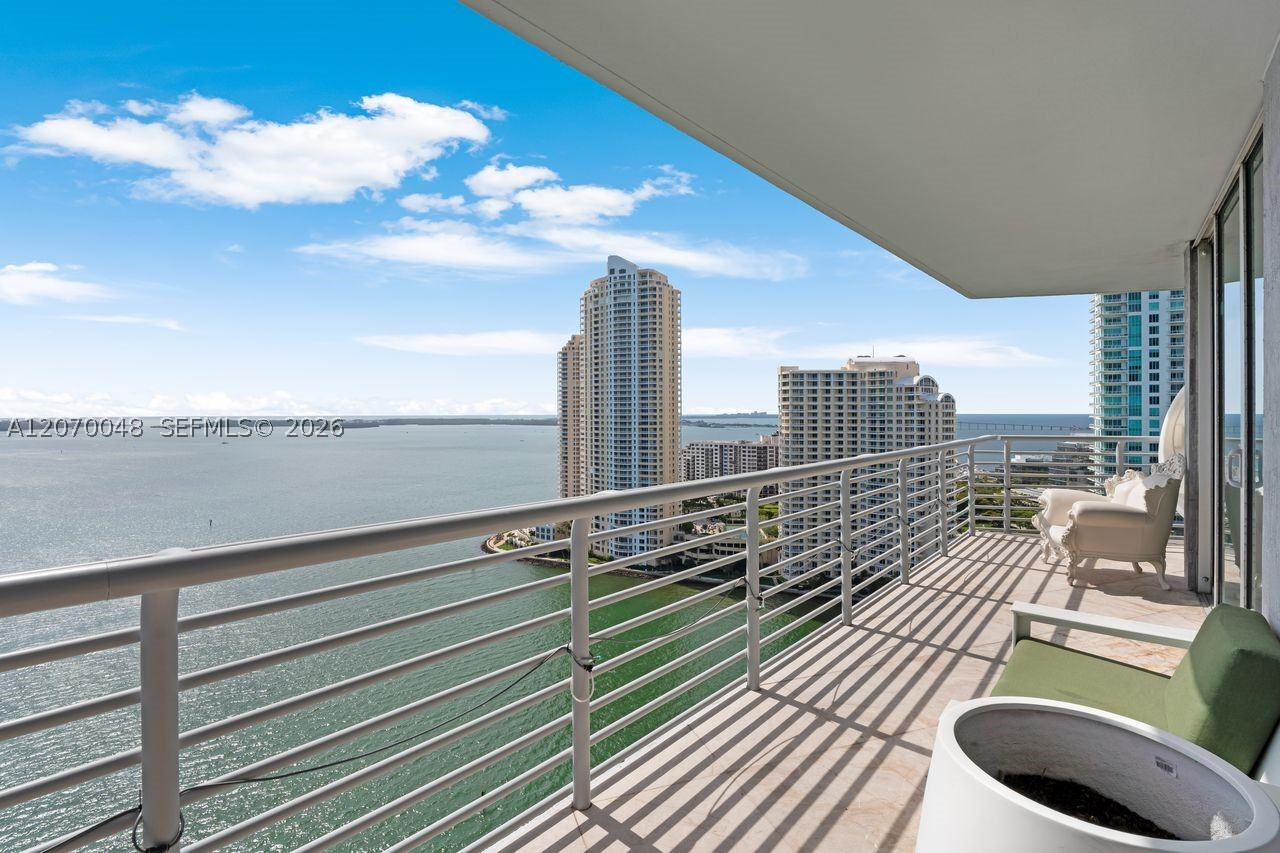 335 S Biscayne Blvd #2609 Miami, FL 33131
