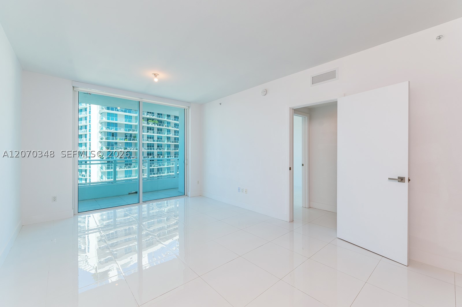 image The Bond on Brickell12