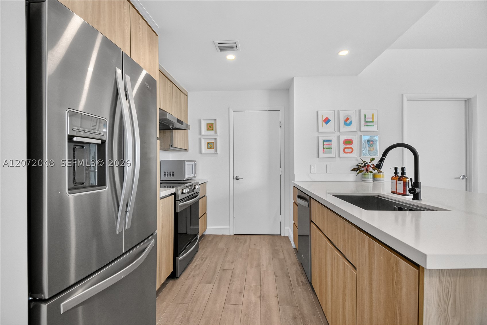 1900 N Bayshore Dr #2019