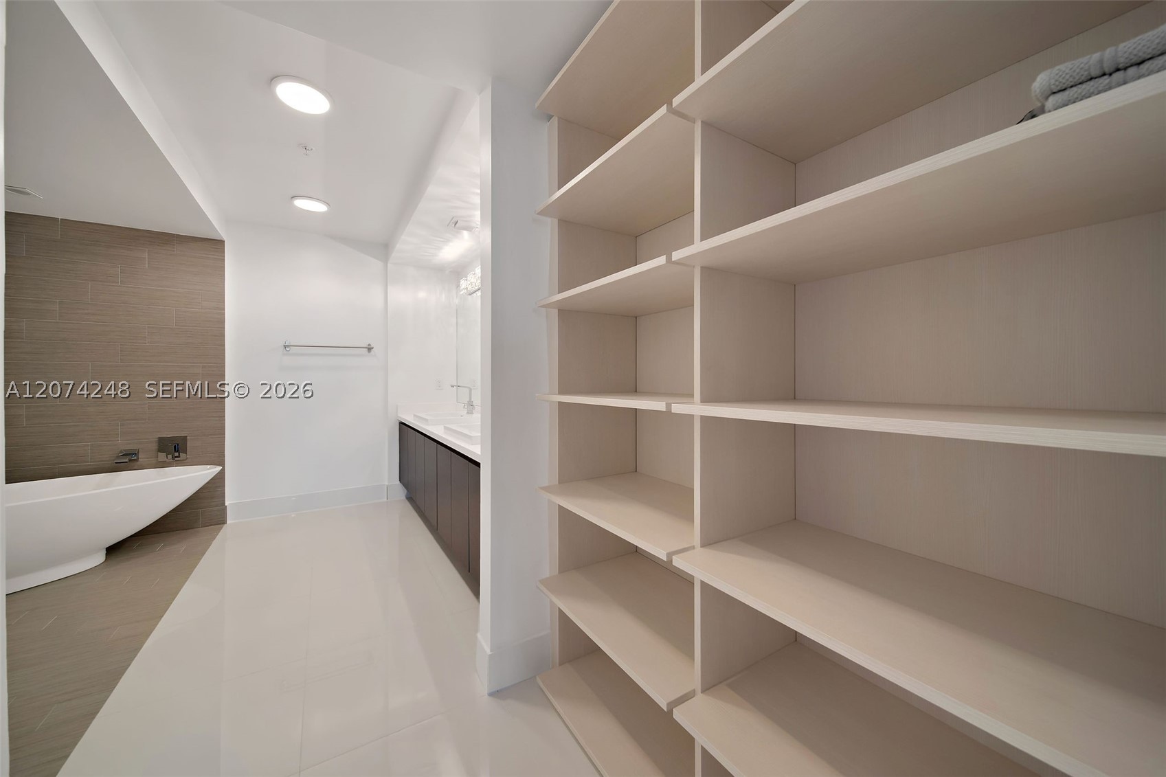 300 Sunny Isles Blvd #2403 Sunny Isles Beach, FL 33160