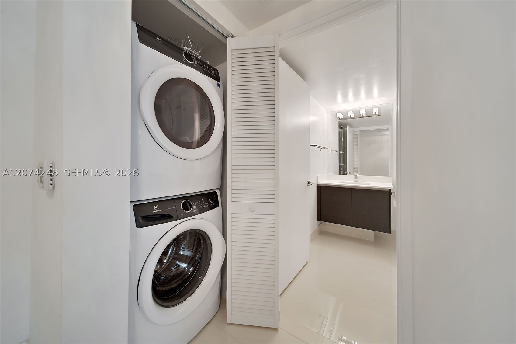 300 Sunny Isles Blvd #2403 Sunny Isles Beach, FL 33160