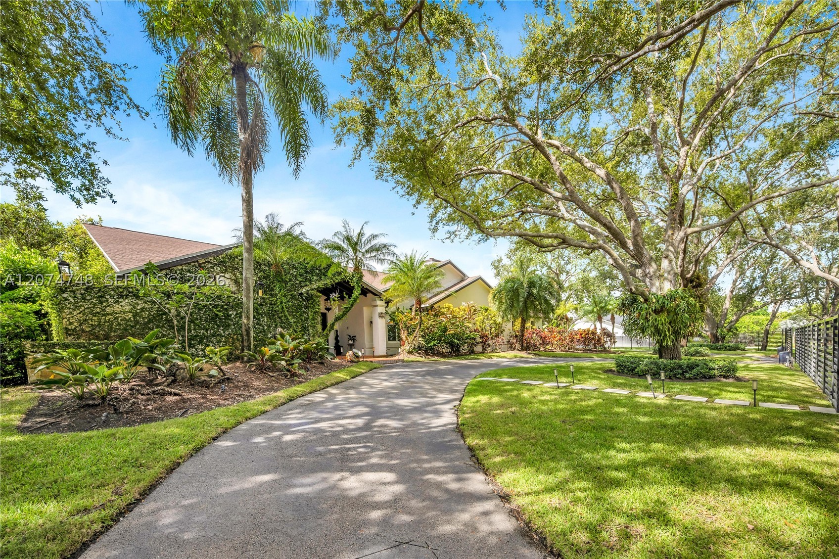 8440 SW 182nd Ter Palmetto Bay, FL 33157
