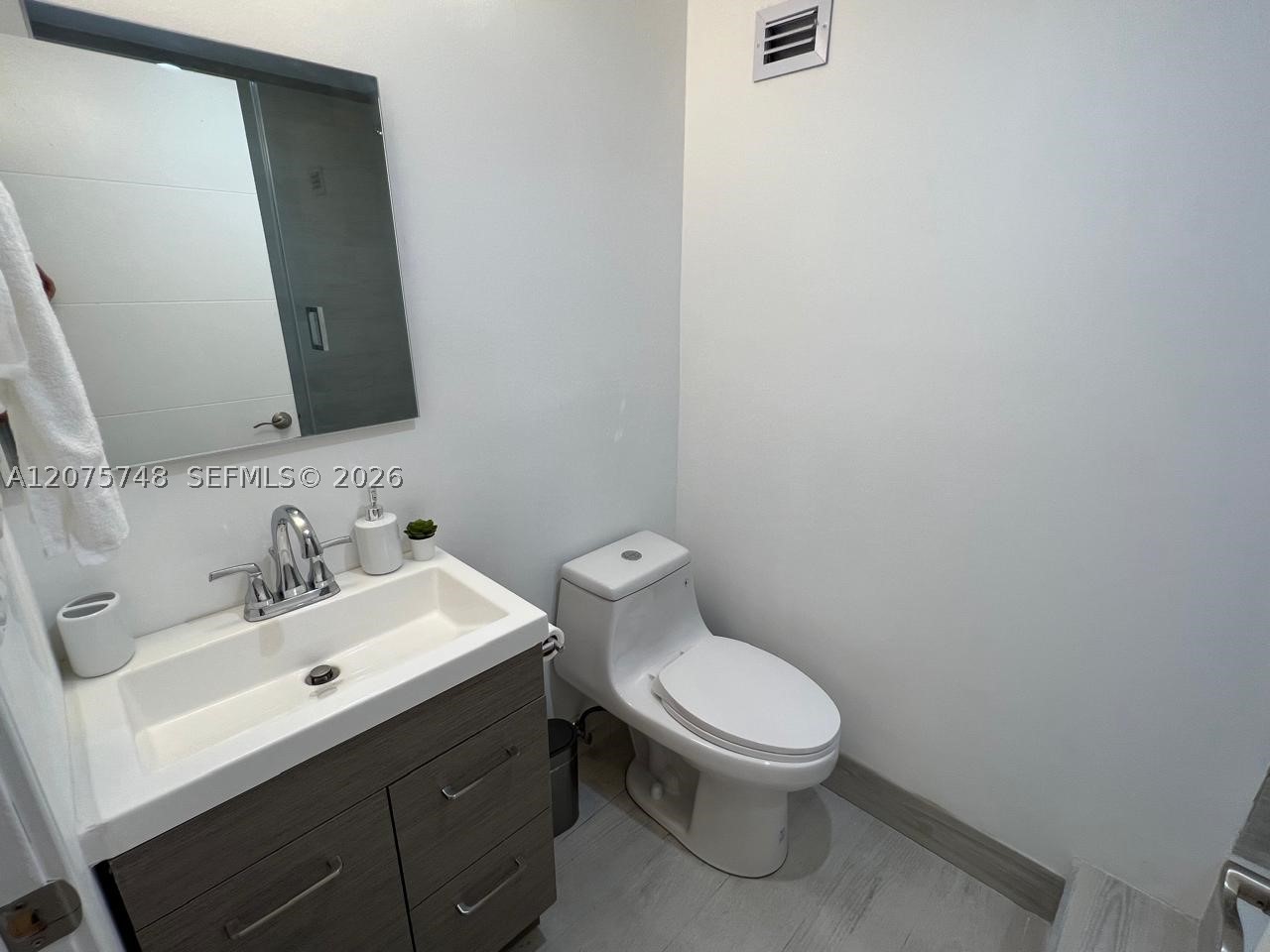 5601 Collins Ave #412A Miami Beach, FL 33140