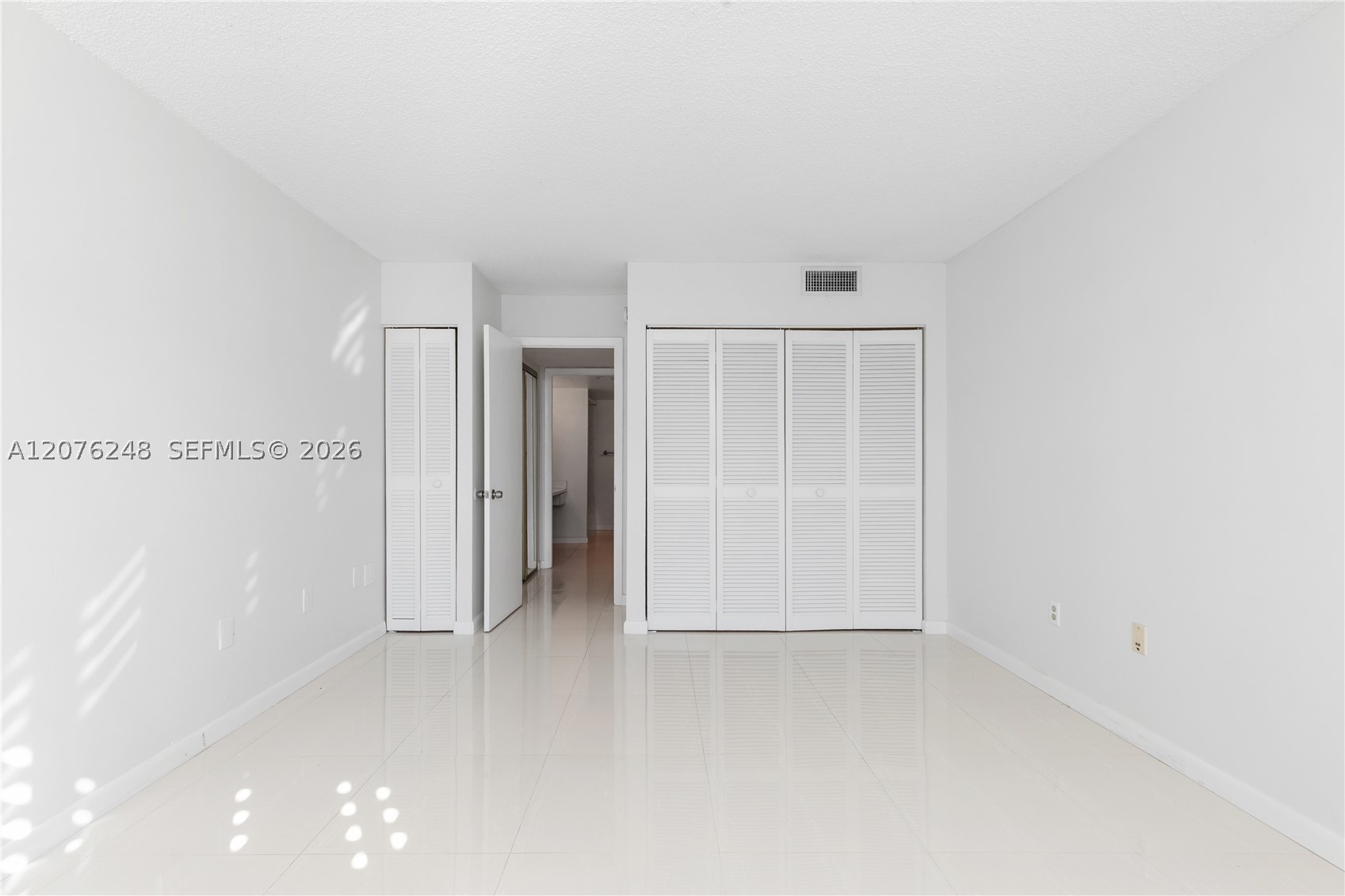 210 Sea Vw Dr #207 Key Biscayne, FL 33149