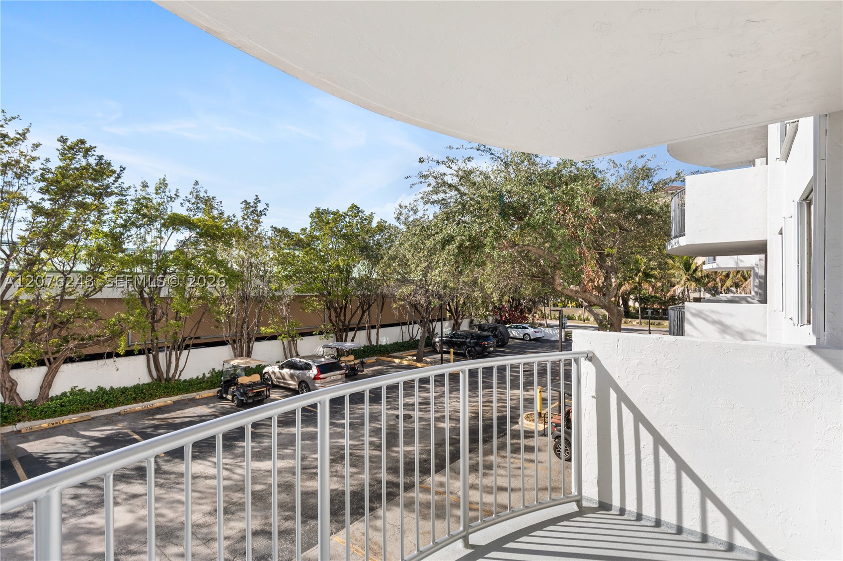 210 Sea Vw Dr #207 Key Biscayne, FL 33149