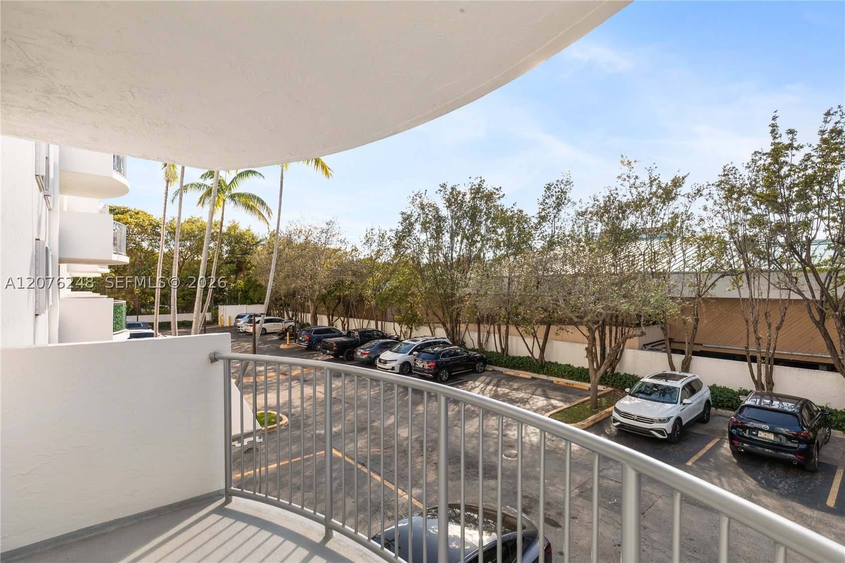210 Sea Vw Dr #207 Key Biscayne, FL 33149