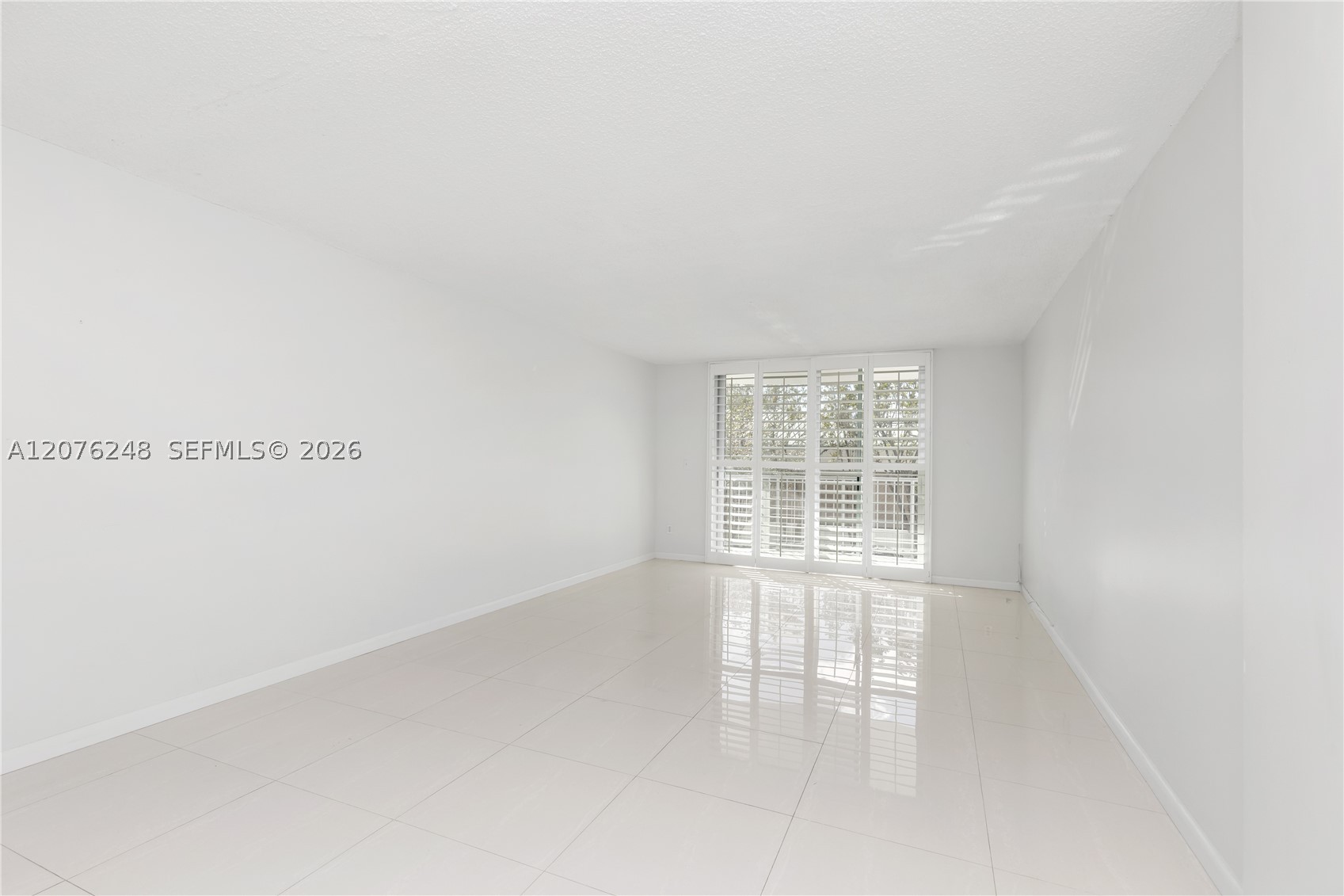 210 Sea Vw Dr #207 Key Biscayne, FL 33149