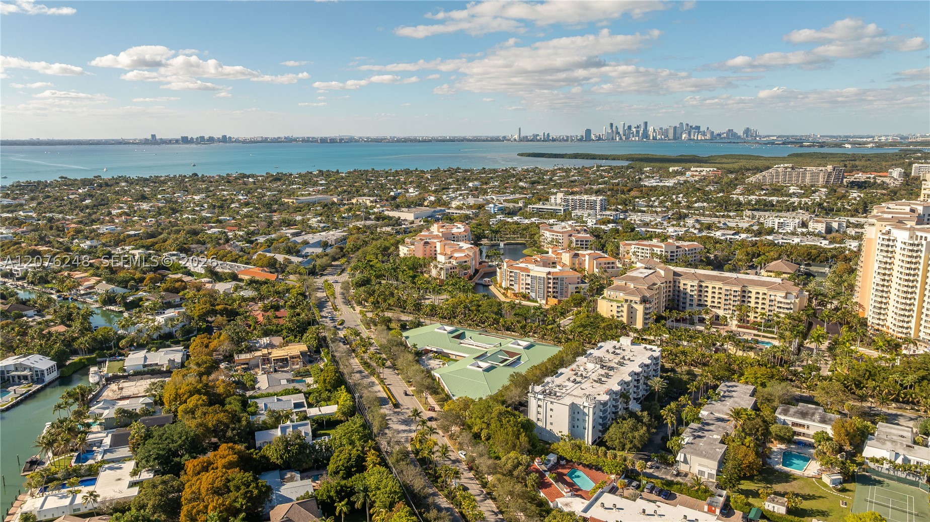 210 Sea Vw Dr #207 Key Biscayne, FL 33149