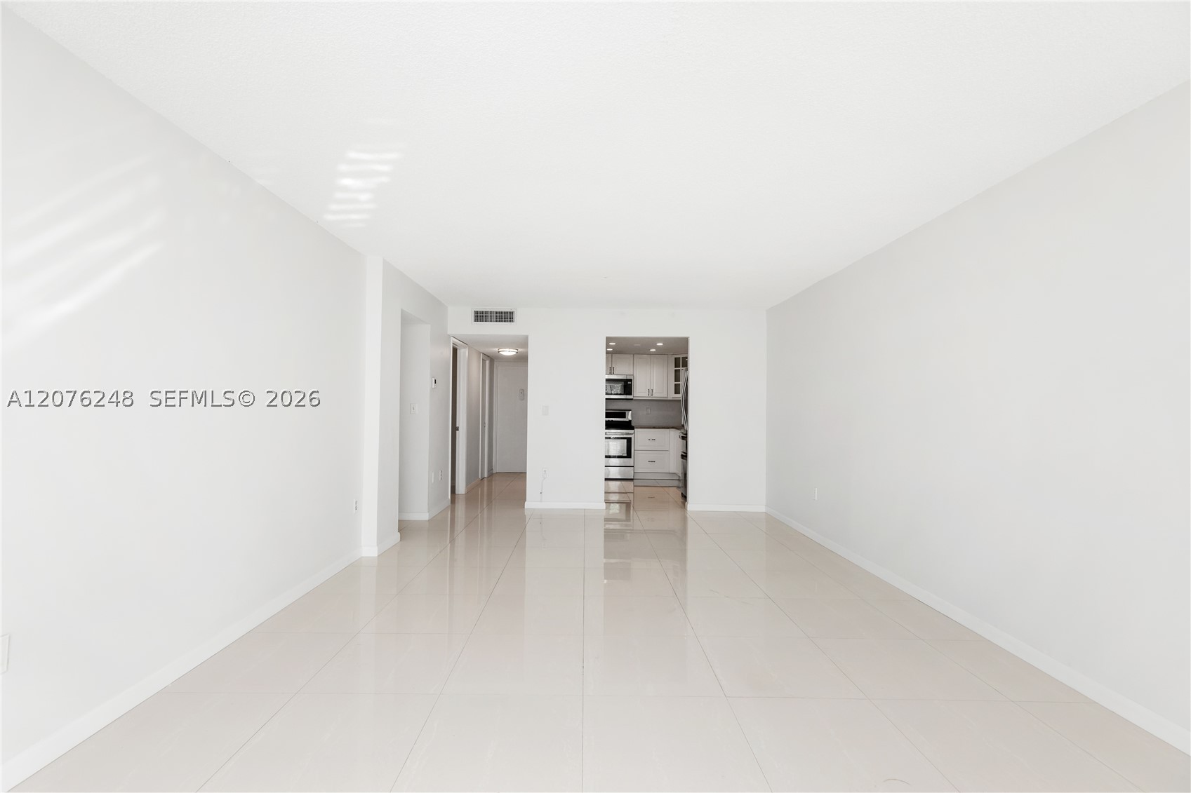 210 Sea Vw Dr #207 Key Biscayne, FL 33149