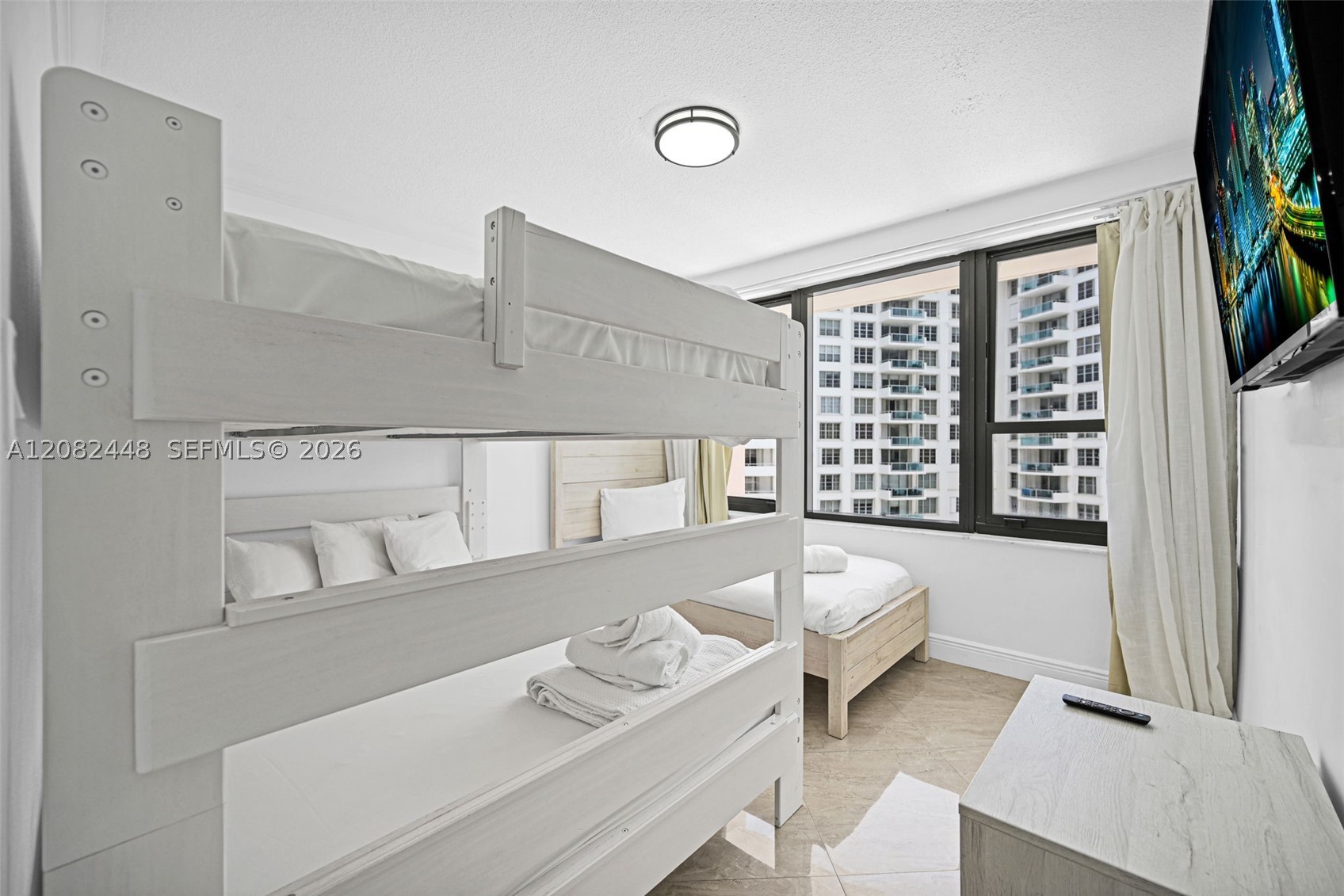 5225 Collins Ave #1015 Miami Beach, FL 33140