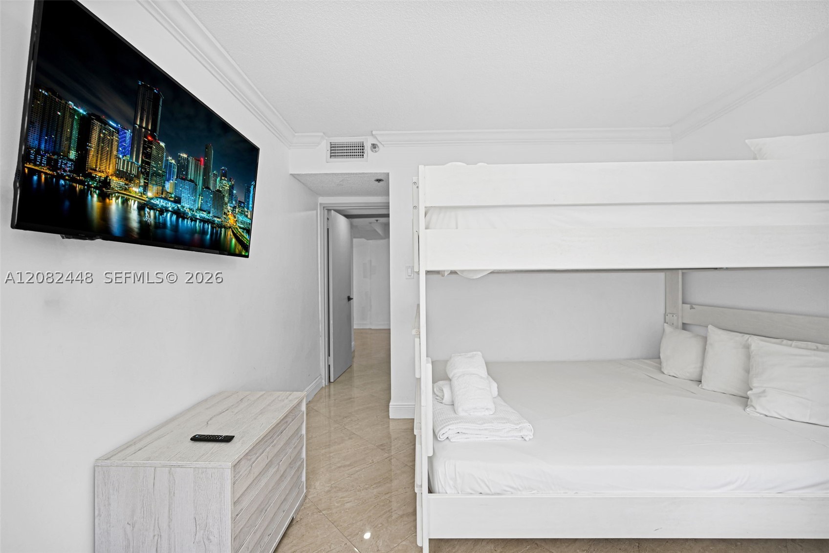 5225 Collins Ave #1015 Miami Beach, FL 33140