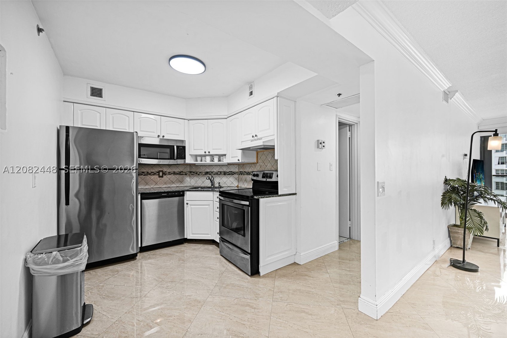 5225 Collins Ave #1015 Miami Beach, FL 33140