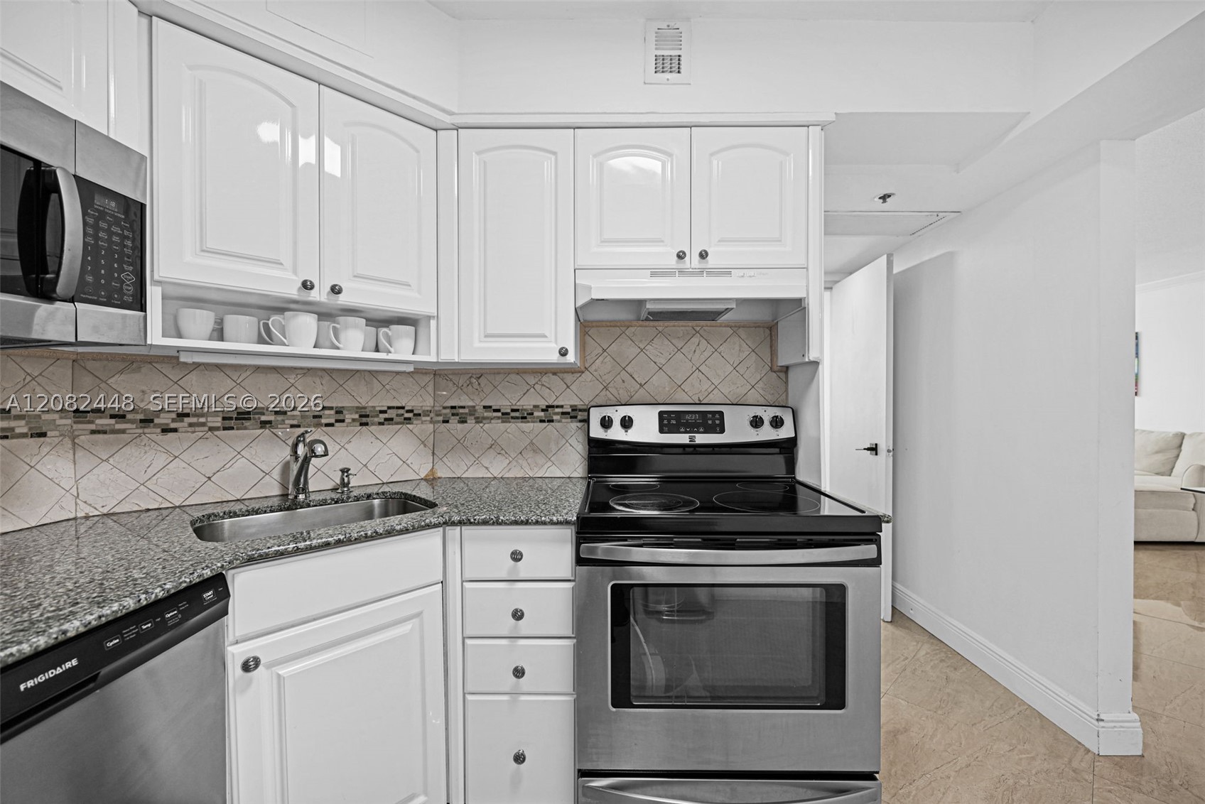 5225 Collins Ave #1015 Miami Beach, FL 33140