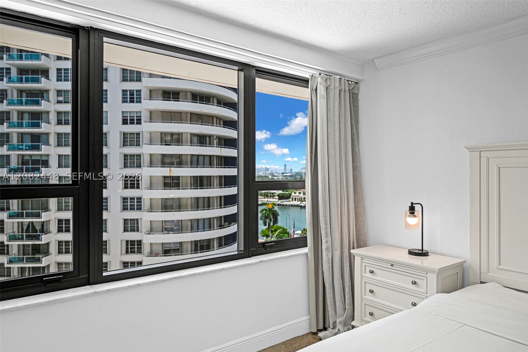 5225 Collins Ave #1015 Miami Beach, FL 33140