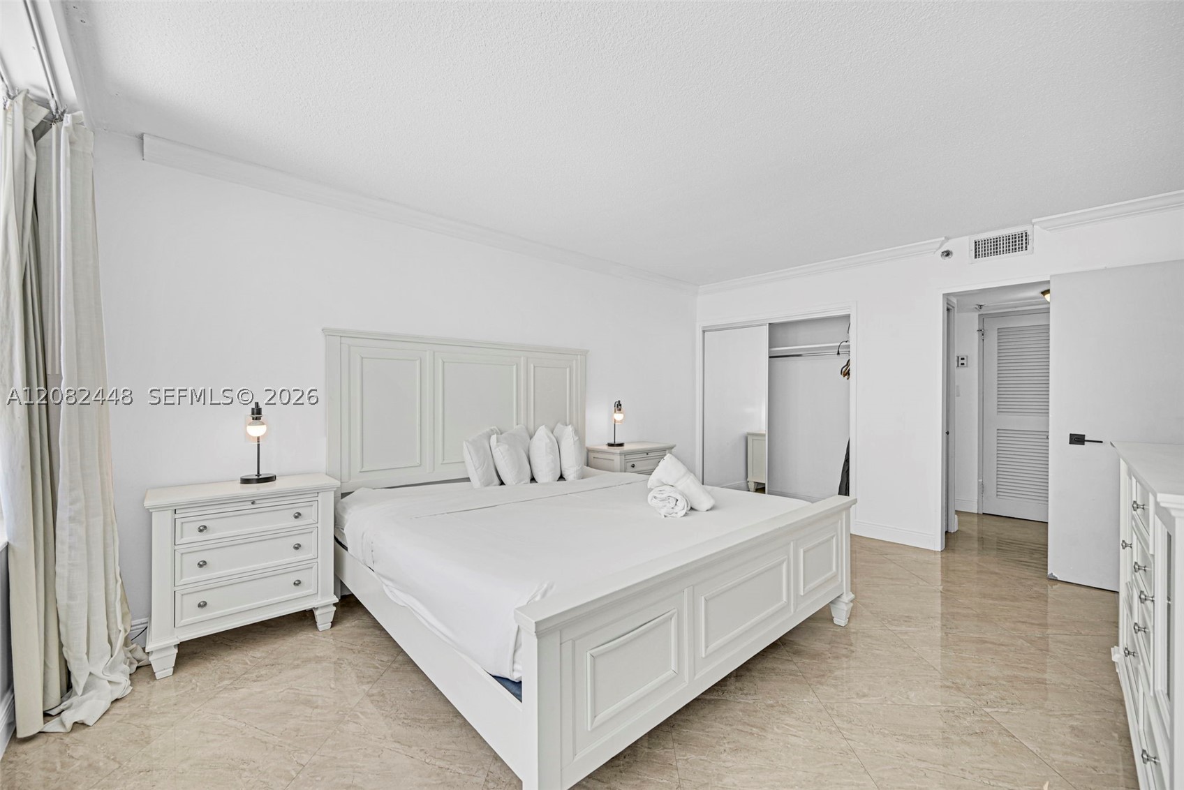 5225 Collins Ave #1015 Miami Beach, FL 33140