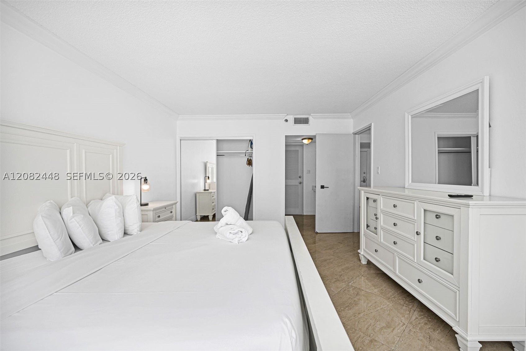 5225 Collins Ave #1015 Miami Beach, FL 33140
