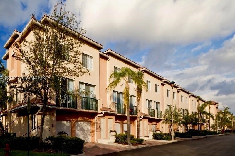 2009 SE 10th Ave #303