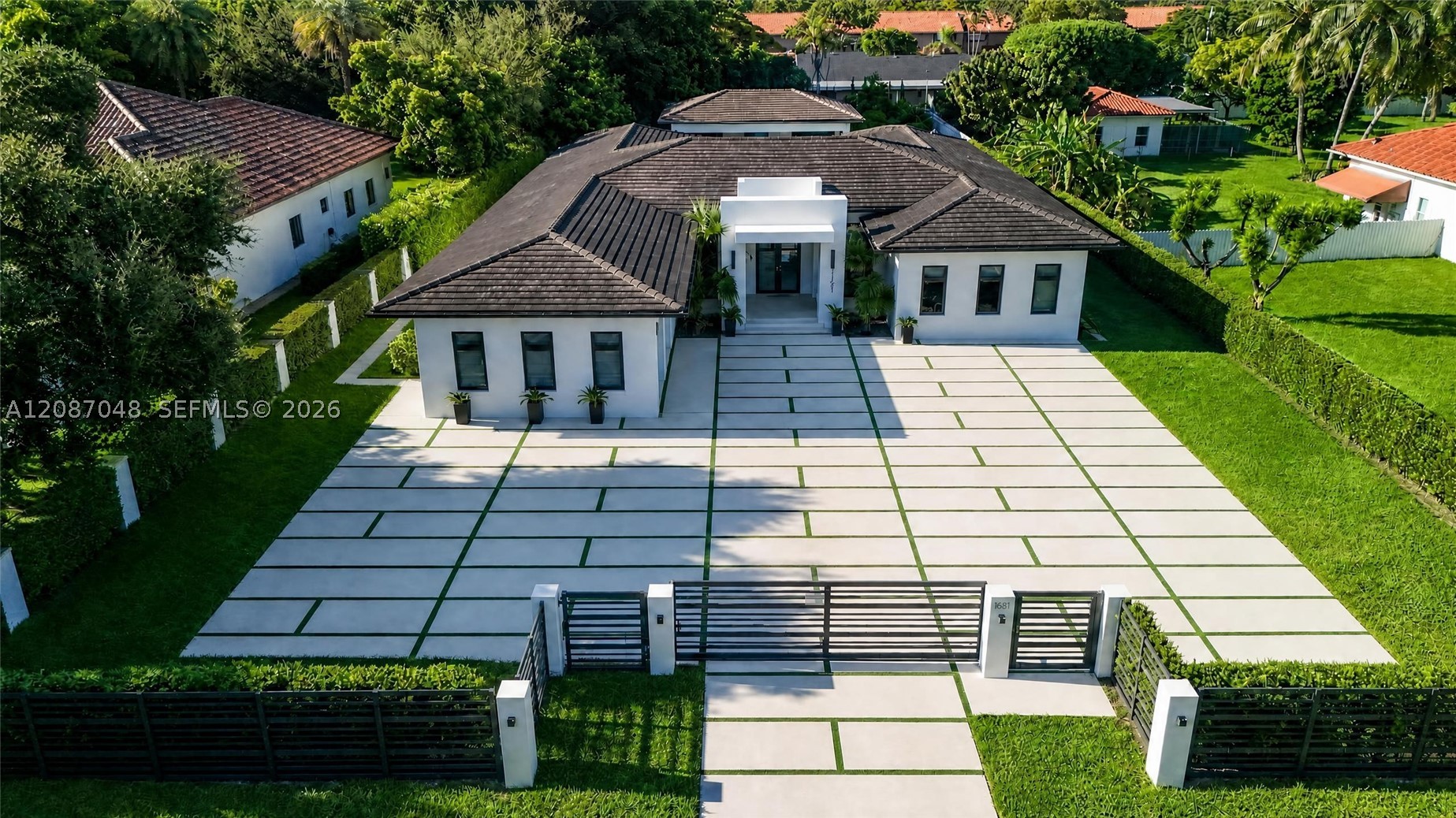 11681 SW 93rd St Miami, FL 33176