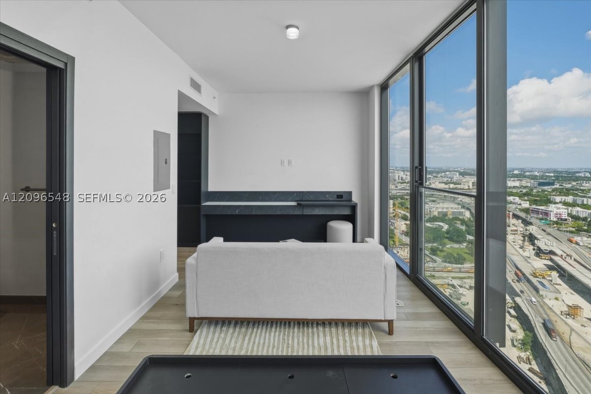 image E11EVEN Hotel & Residences10